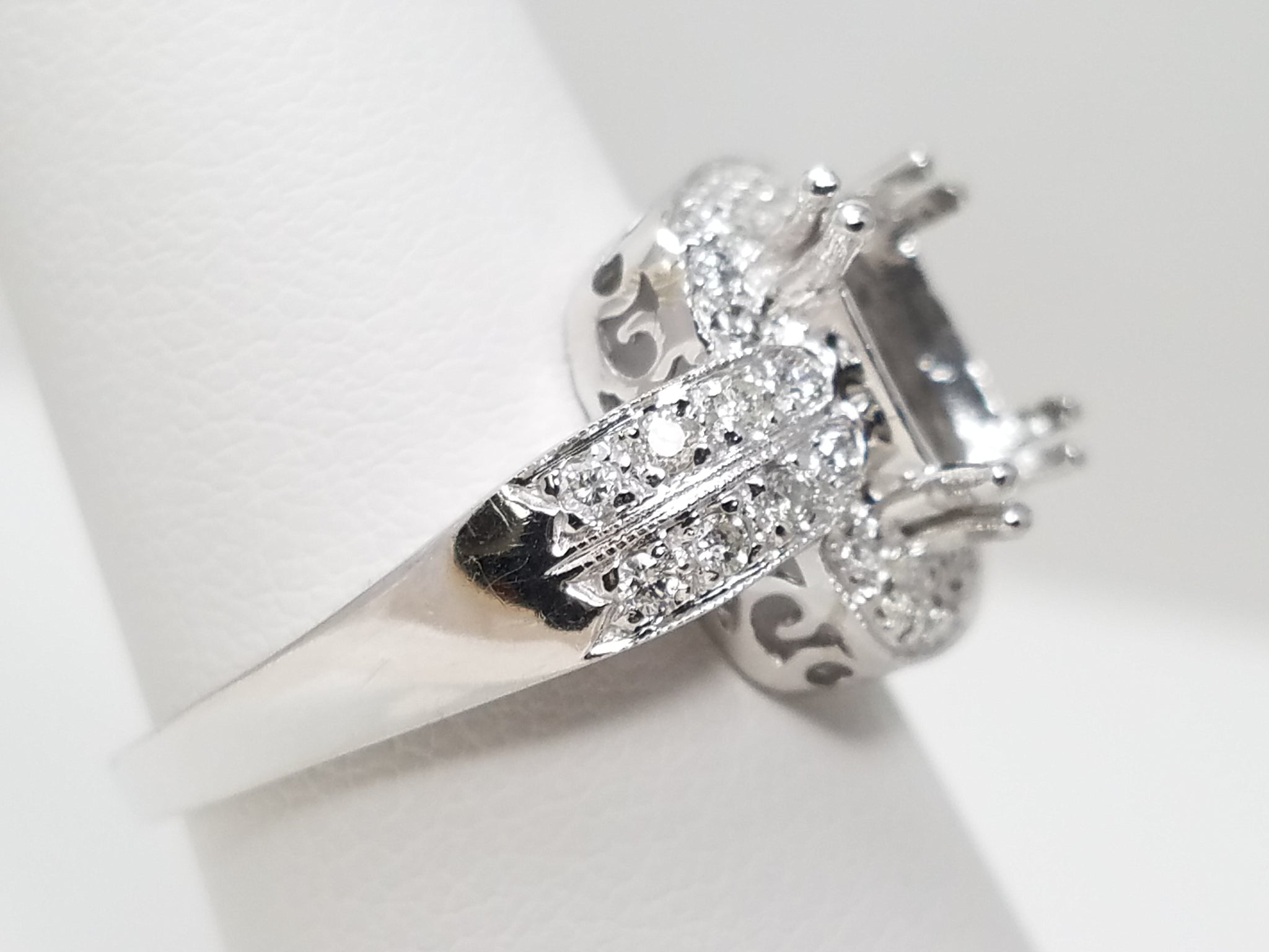 Stunning 14k White Gold Natural Diamond Ring Mount