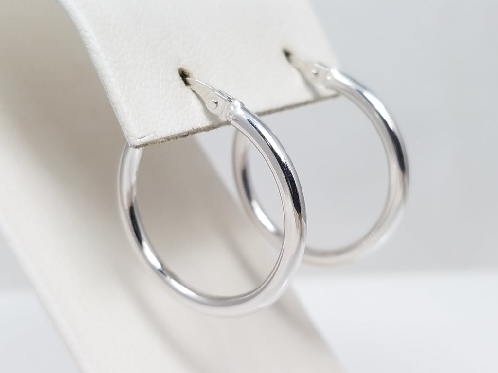 Classic 18k White Gold Hollow Hoop Earrings