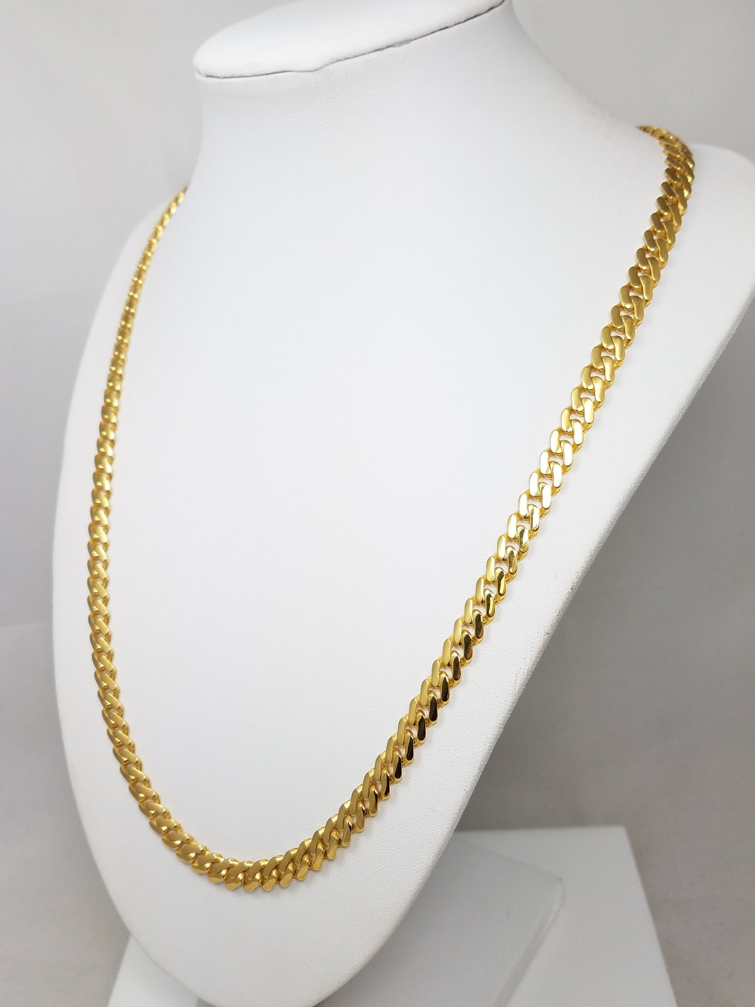 Remarkable 22" 14k Yellow Gold Hollow Curb Link Chain Necklace