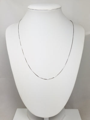 Stylish 18" 14k White Gold Box Link Chain Necklace