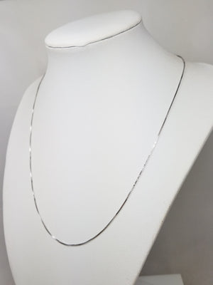 Stylish 18" 14k White Gold Box Link Chain Necklace