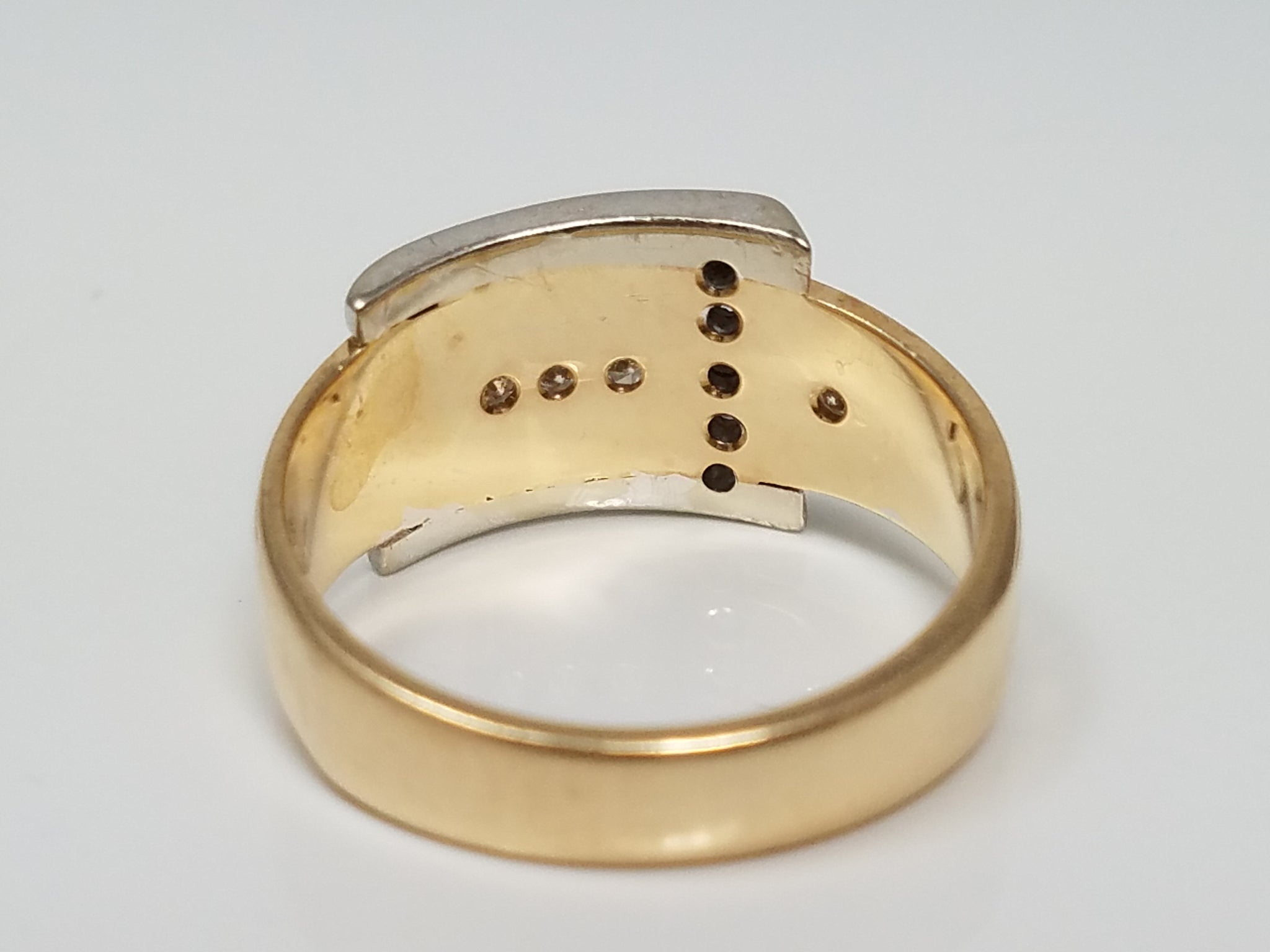 Chic Vintage 14k Two Tone Gold Natural Diamond Buckle Ring