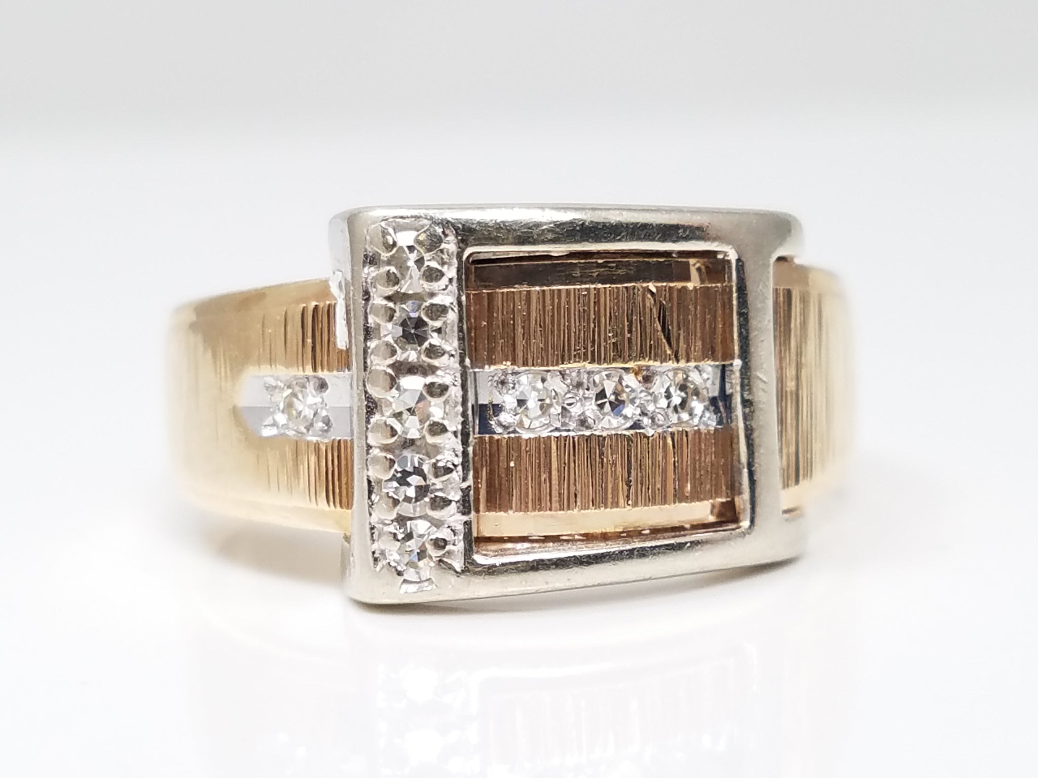 Chic Vintage 14k Two Tone Gold Natural Diamond Buckle Ring