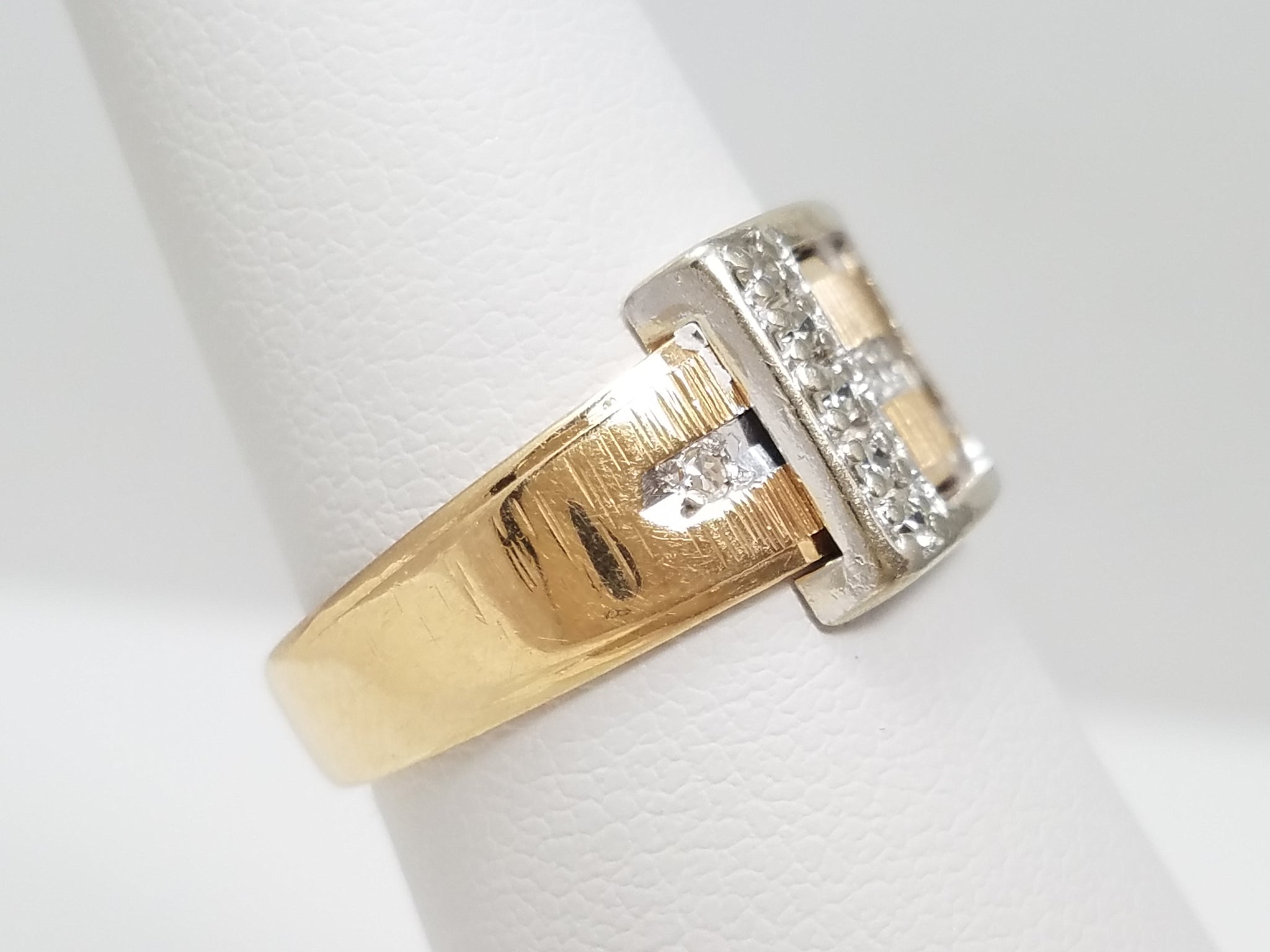 Chic Vintage 14k Two Tone Gold Natural Diamond Buckle Ring