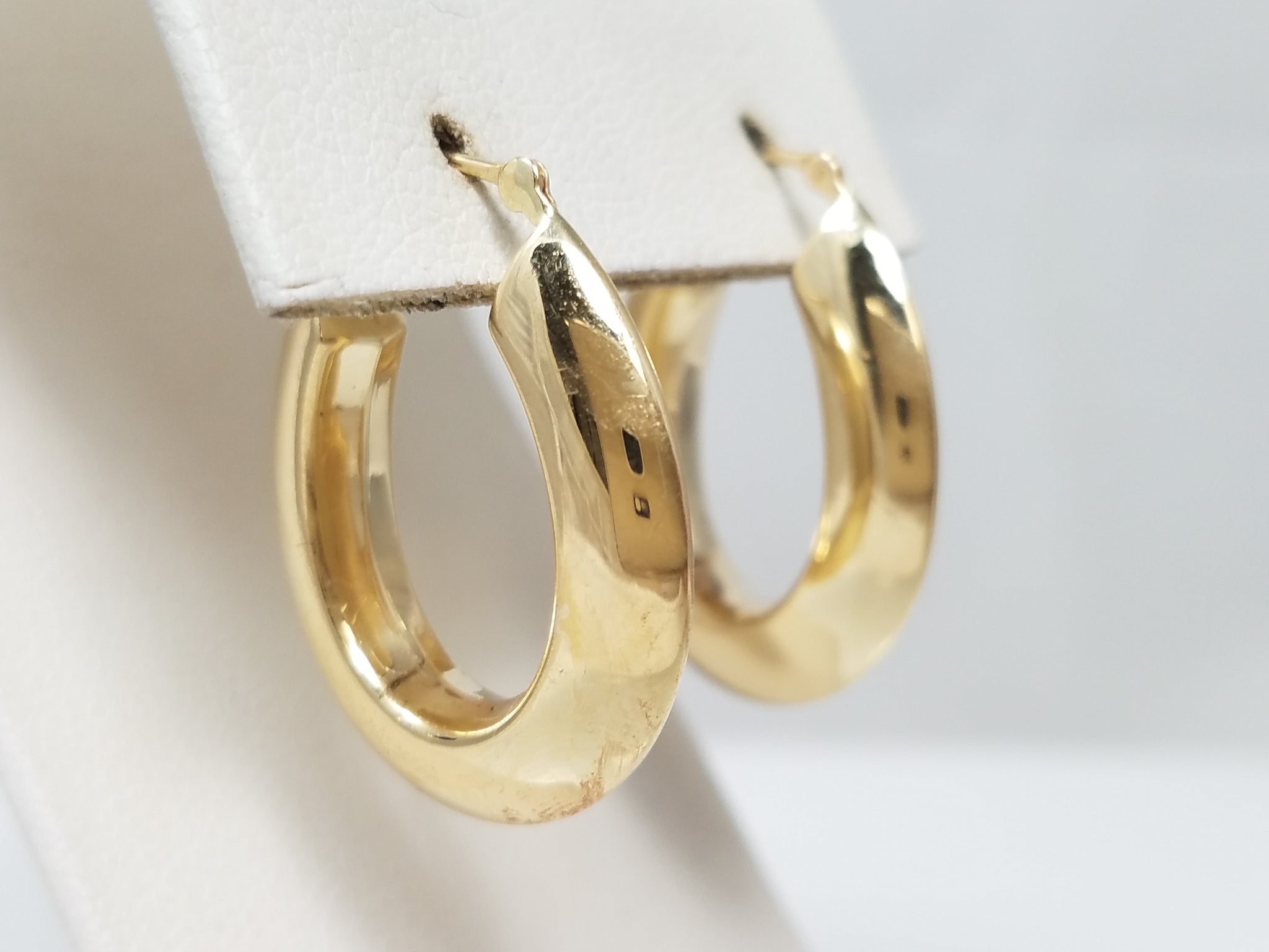 14k Yellow Gold Chunky Elongated Hollow Hoop Earrings