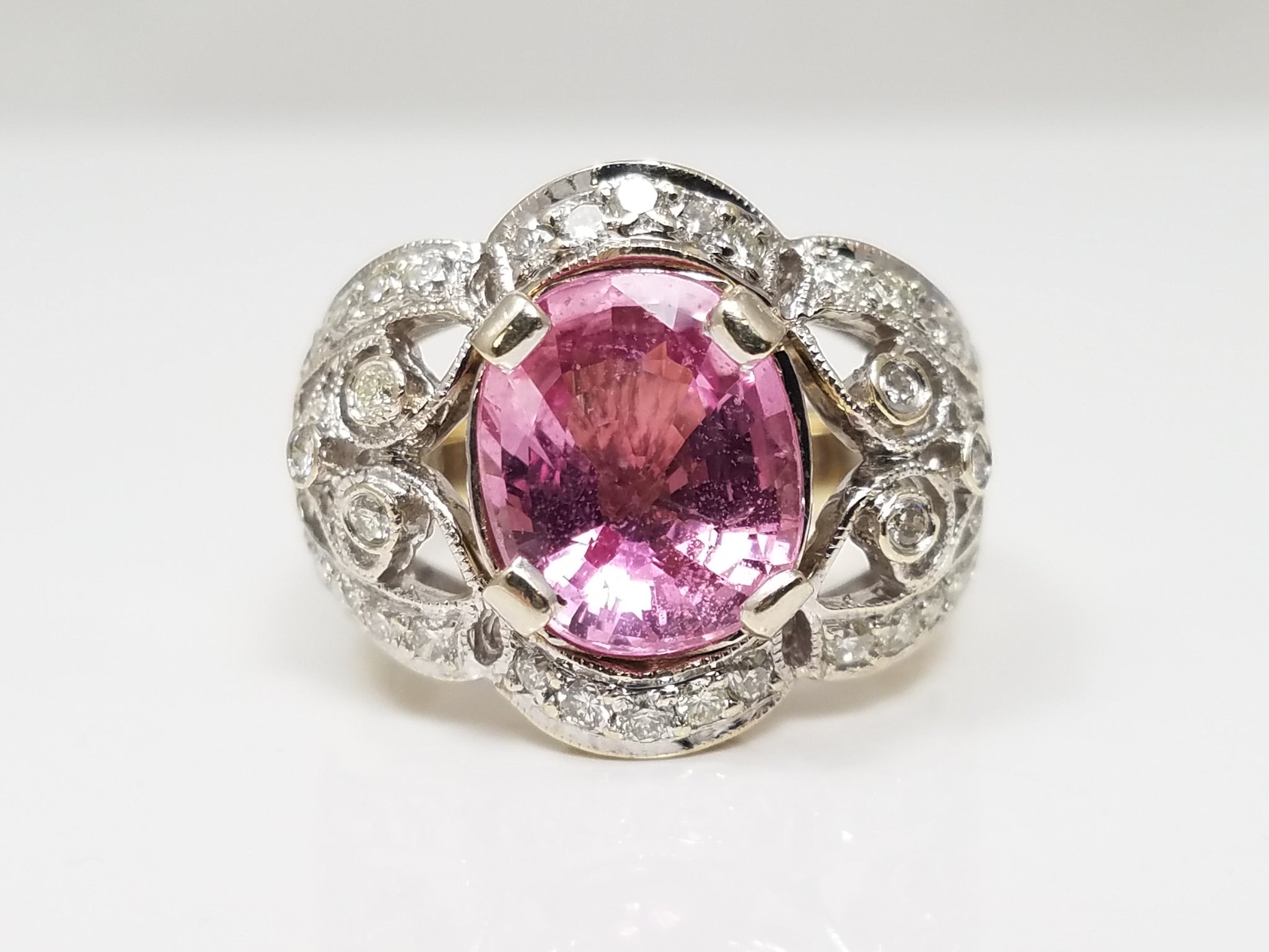 Extraordinary 18k White Gold Natural Pink Sapphire Diamond Ring