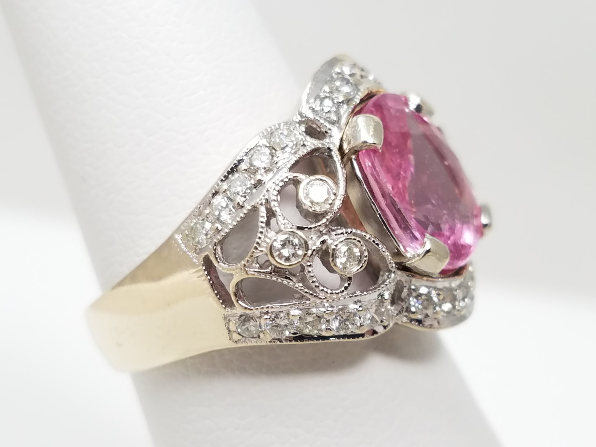 Extraordinary 18k White Gold Natural Pink Sapphire Diamond Ring