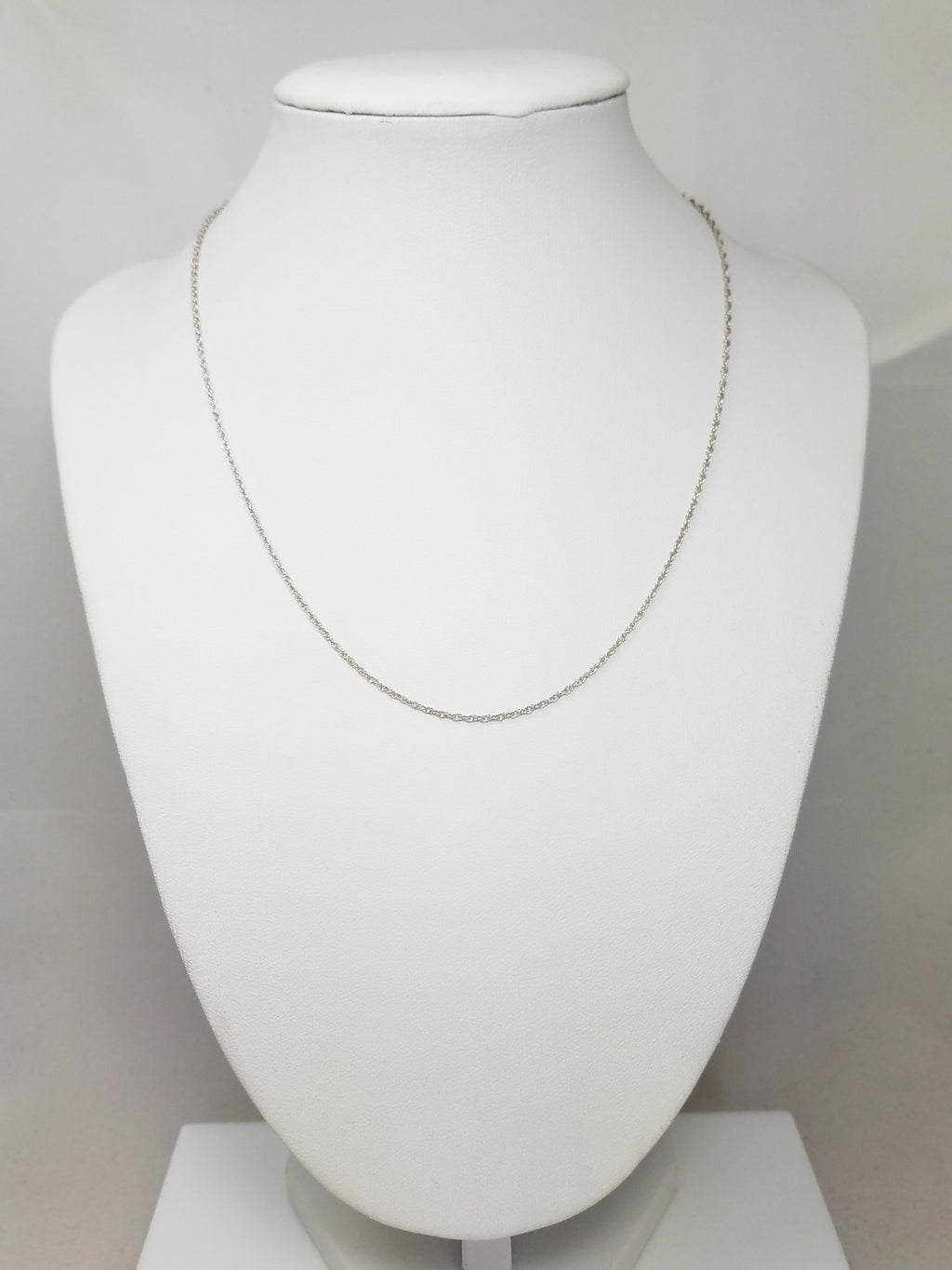 Sporty 16" 14k White Gold Pendant Chain Necklace