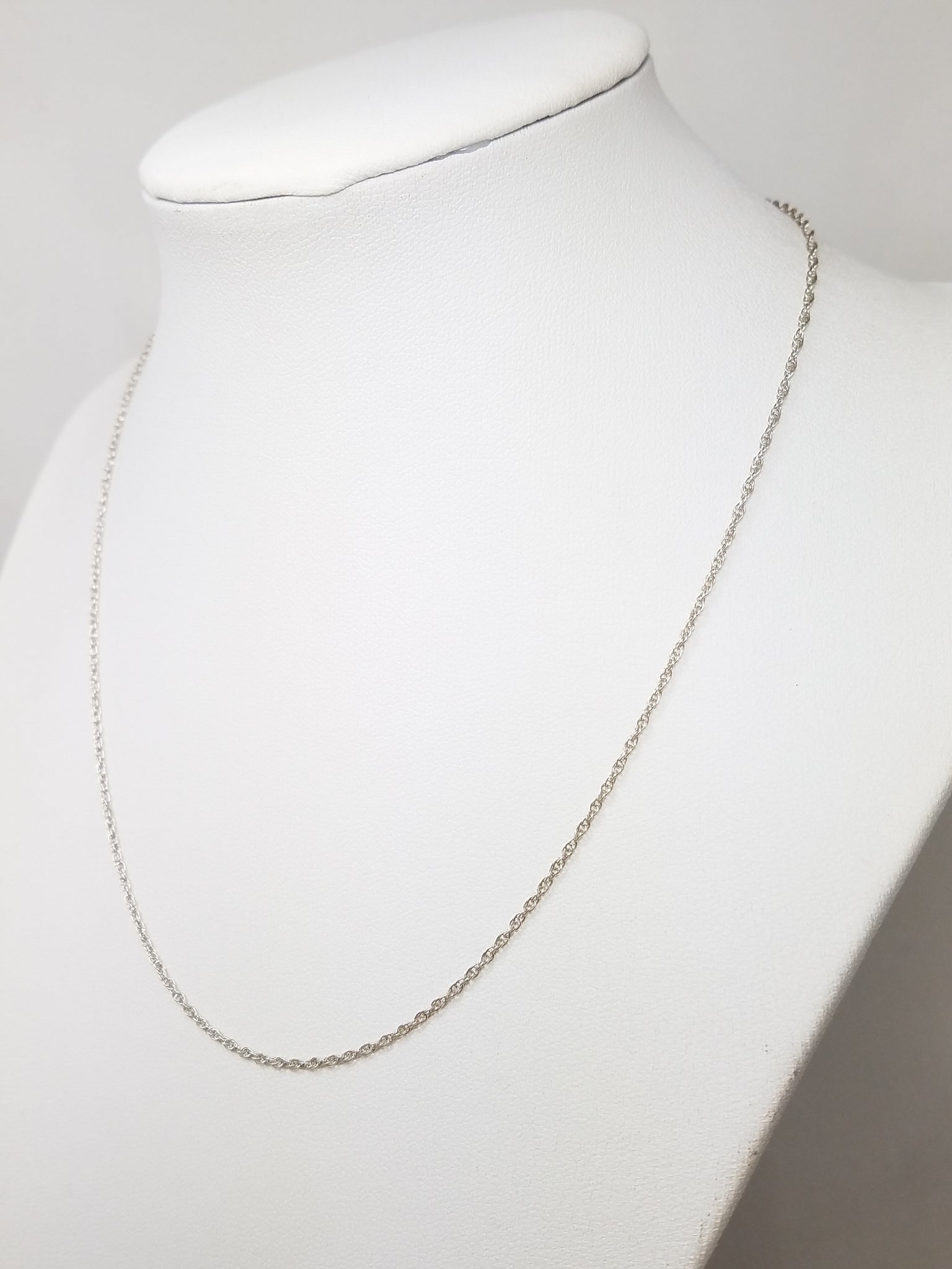 Sporty 16" 14k White Gold Pendant Chain Necklace