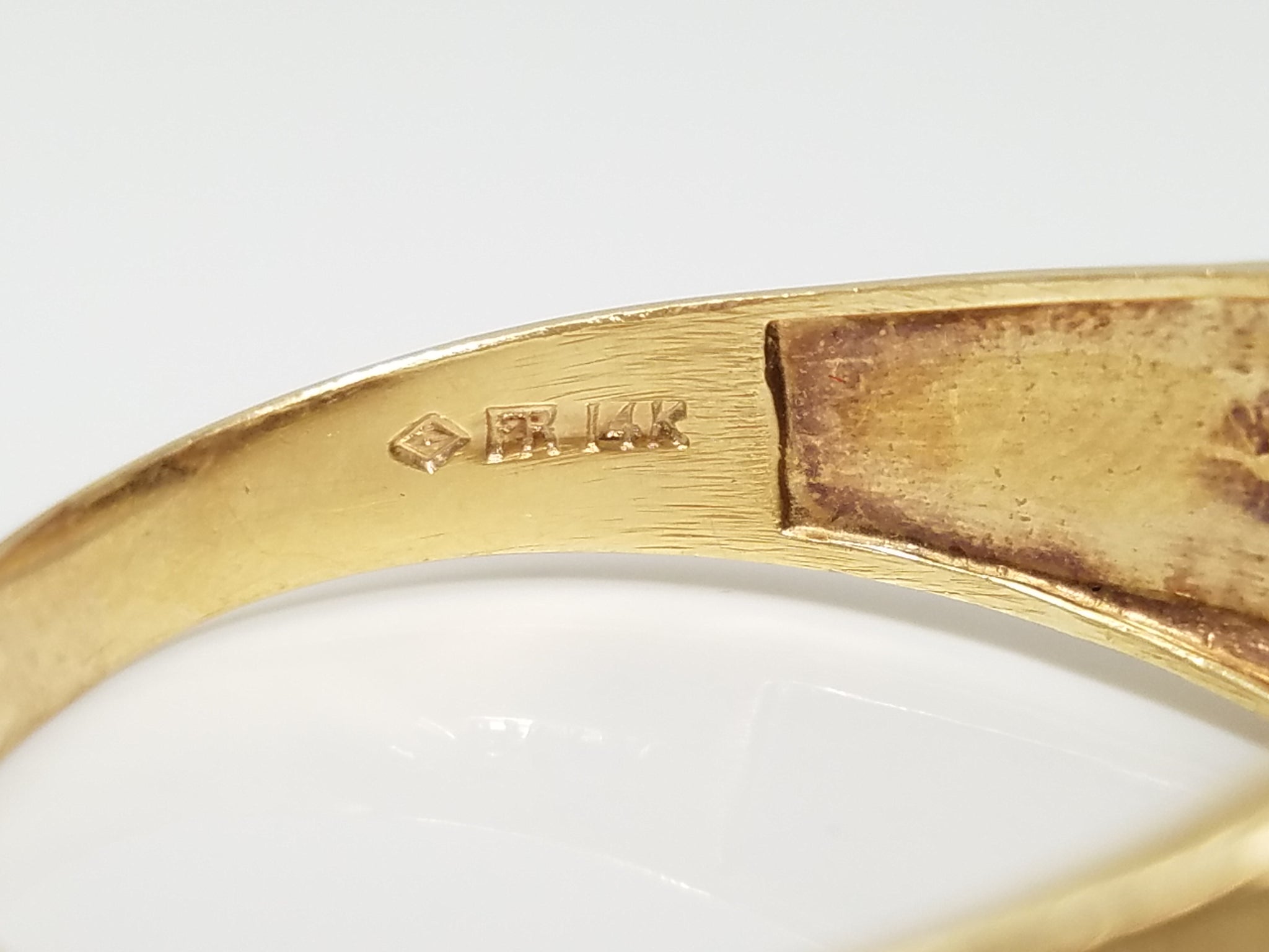 Men's Dapper 14k Yellow Gold Natural Diamond Ring