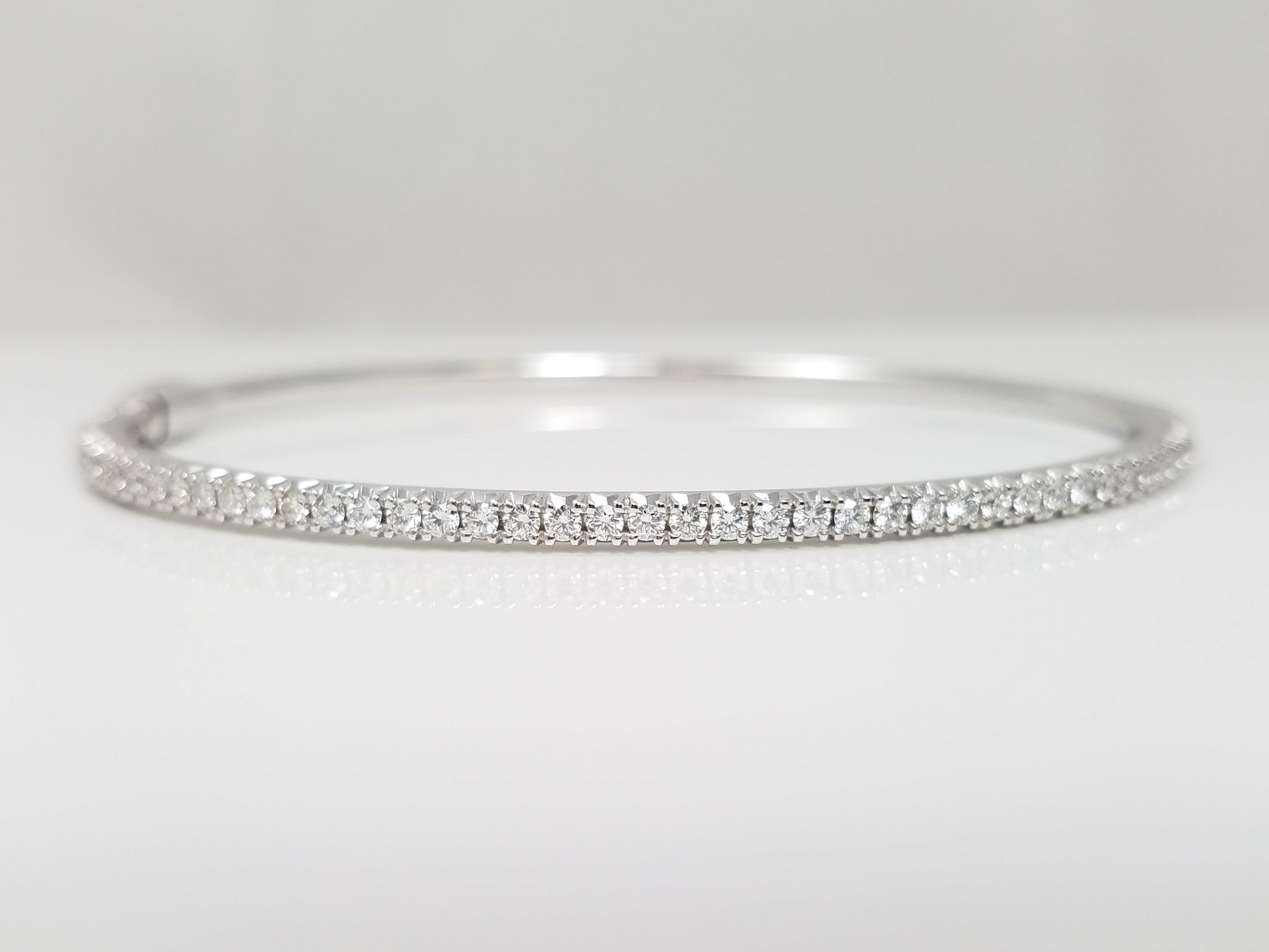 $10,000 Retail Tiffany & Co. 18k White Gold Natural Diamond "Metro" Bangle Bracelet