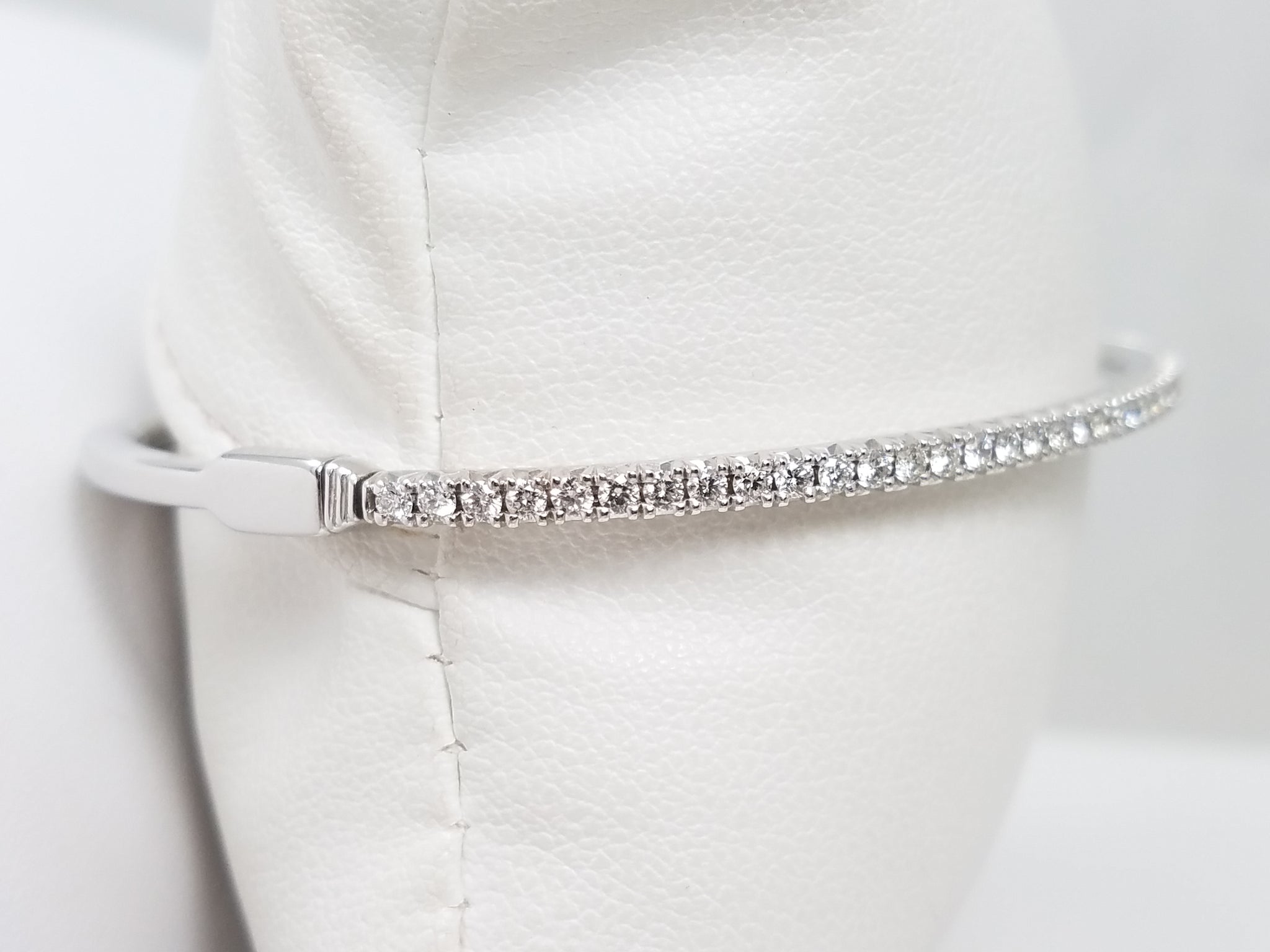 $10,000 Retail Tiffany & Co. 18k White Gold Natural Diamond "Metro" Bangle Bracelet