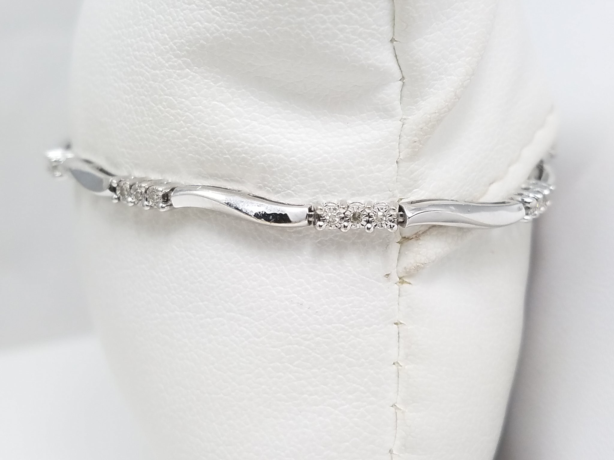 Dainty 7" 10k White Gold Natural Diamond Bracelet