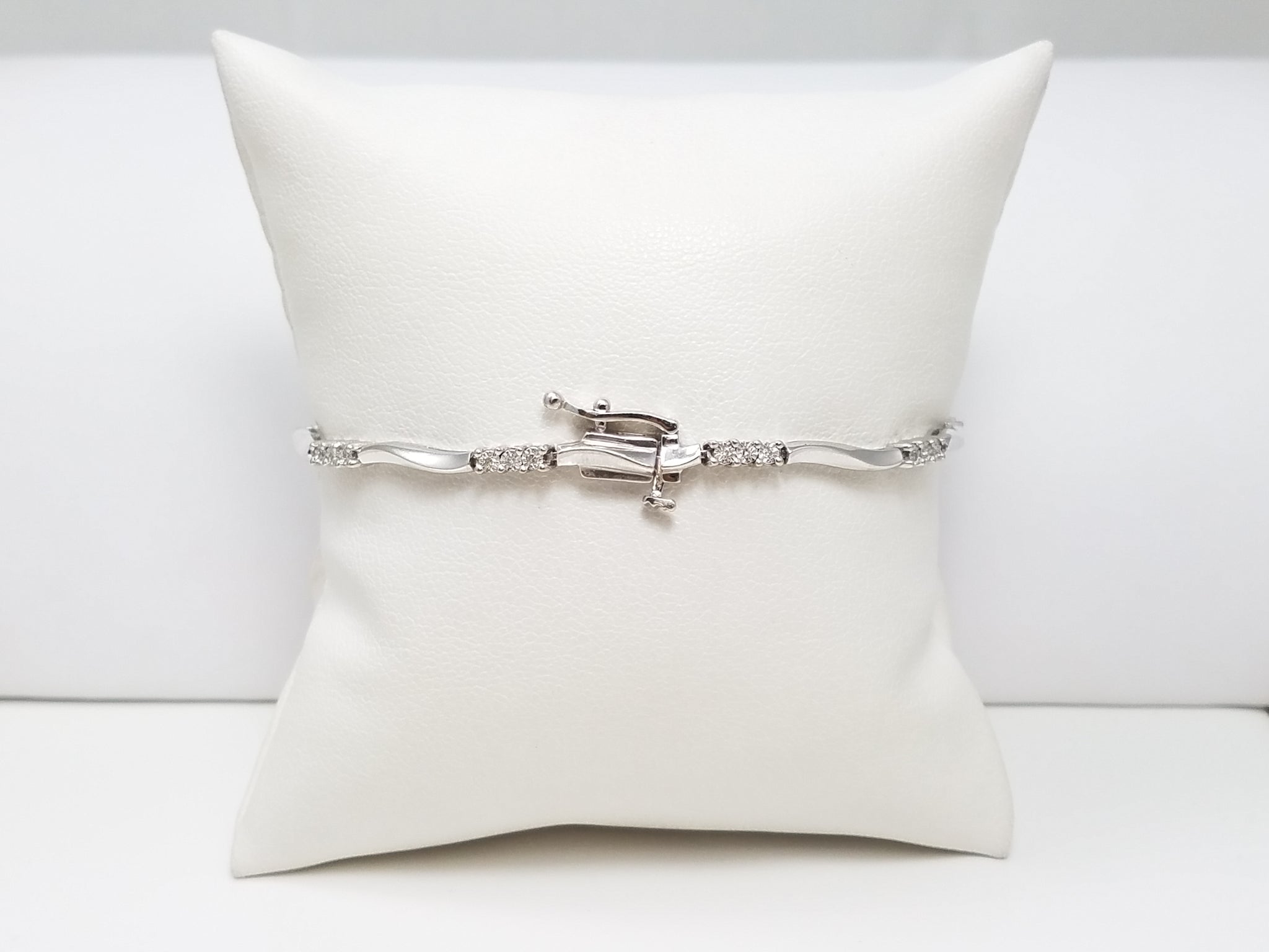 Dainty 7" 10k White Gold Natural Diamond Bracelet