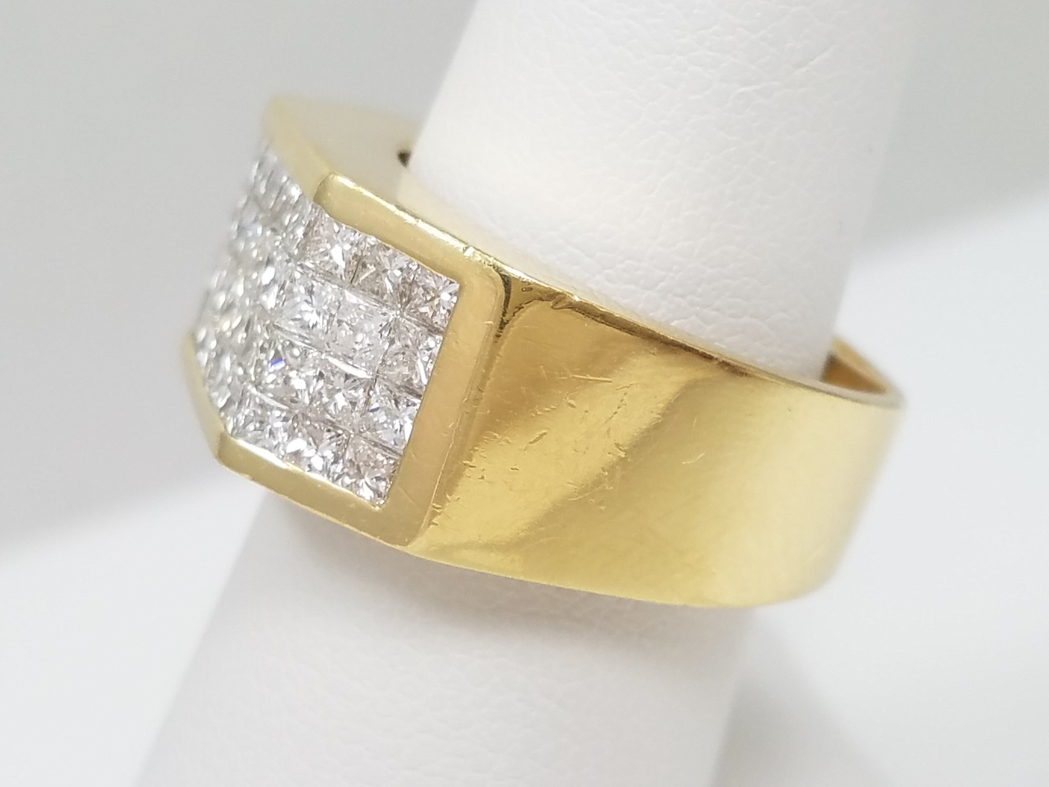 Extravagant 18k Yellow Gold 3ctw Natural Diamond Ring Band