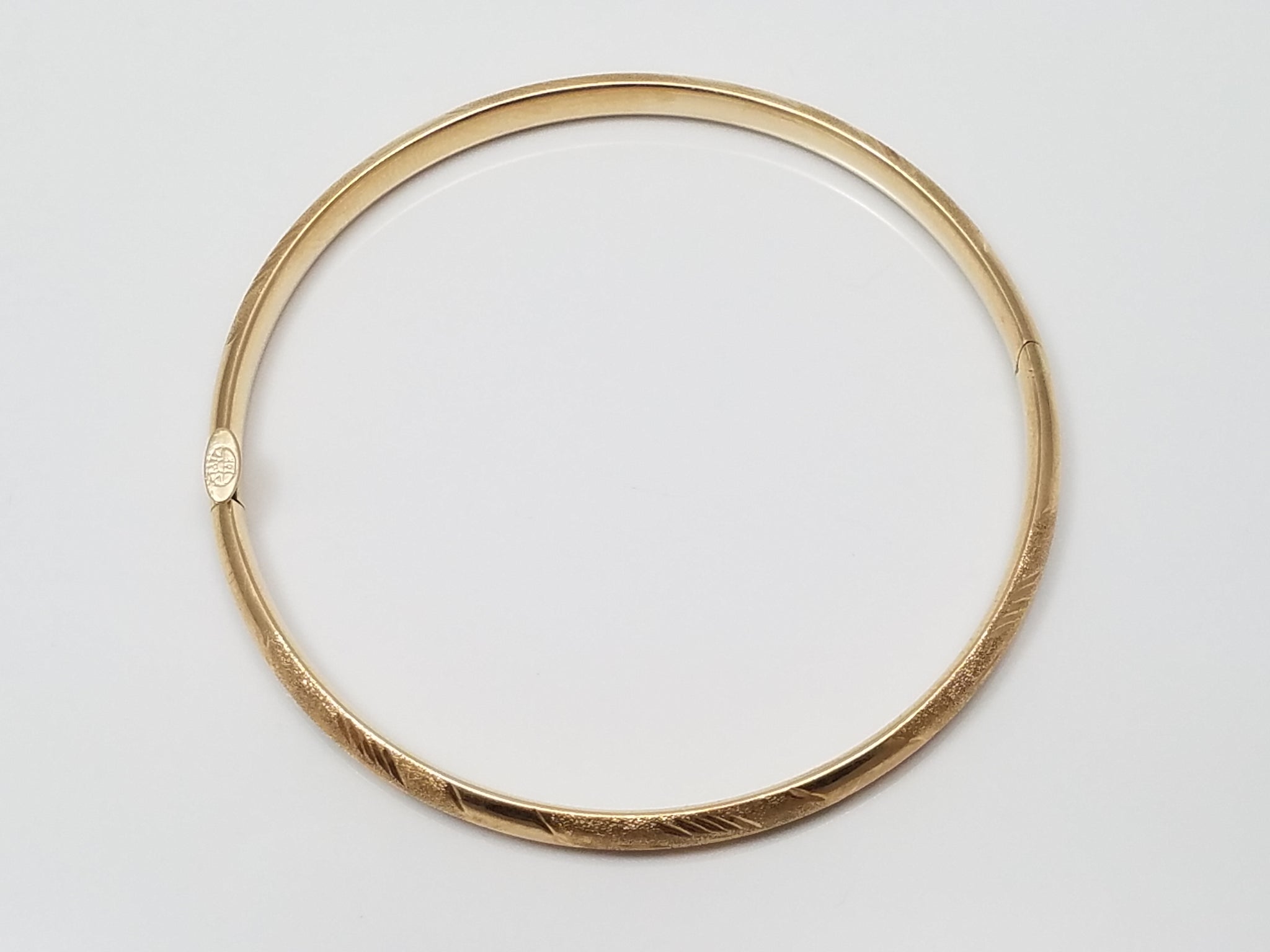 Quaint 14k Yellow Gold Hollow Baby/Child Bangle Bracelet