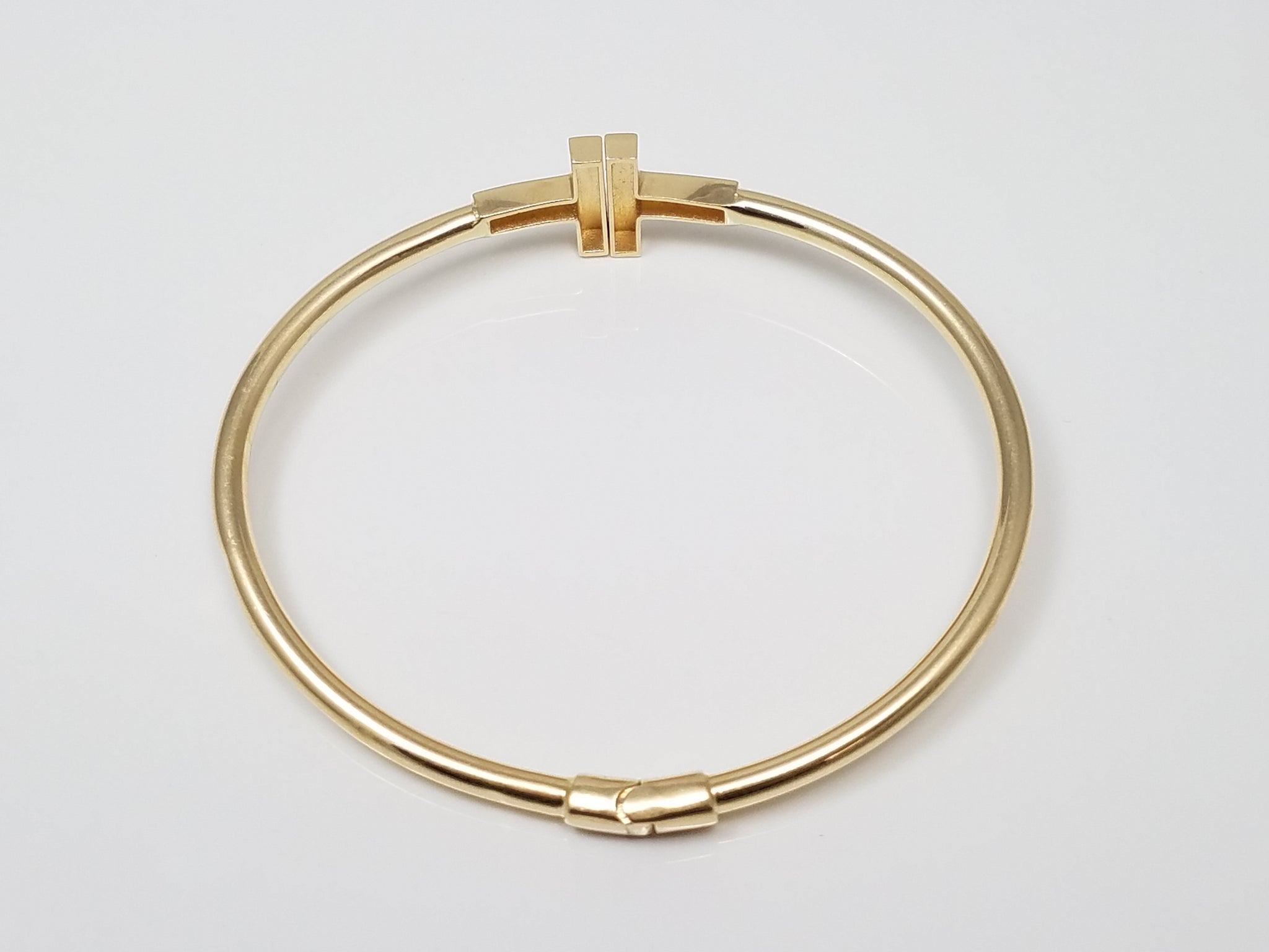 Dashing 14k Yellow Gold Hollow Matching "T" Bangle Bracelet