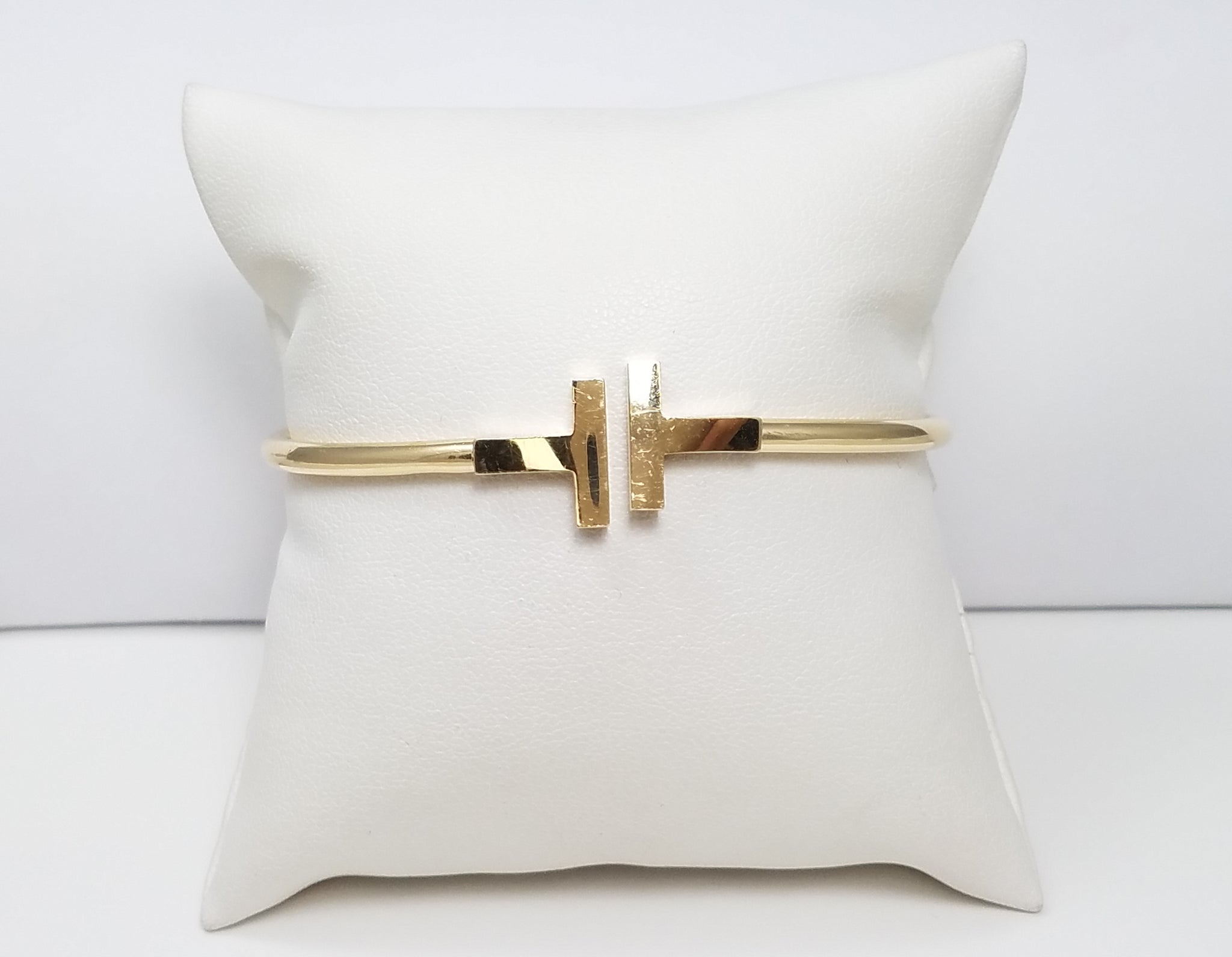 Dashing 14k Yellow Gold Hollow Matching "T" Bangle Bracelet