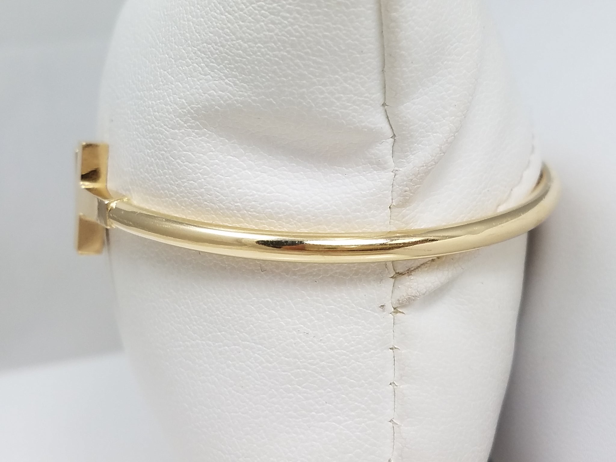 Dashing 14k Yellow Gold Hollow Matching "T" Bangle Bracelet