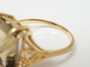 Sophisticated 14k Yellow Gold Natural Quartz Diamond Ring