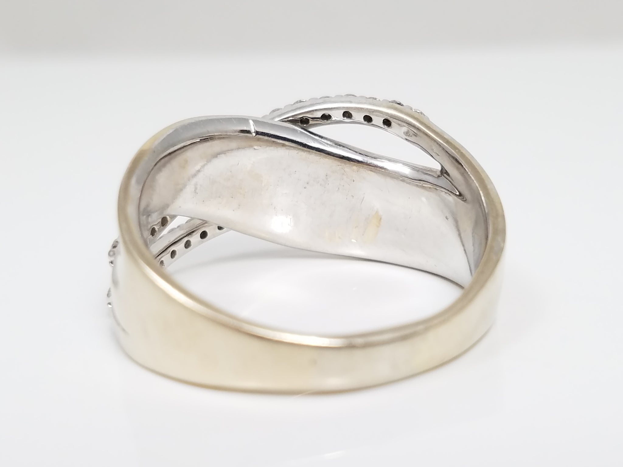 Chic 14k White Gold Natural Diamond Custom Ring Band