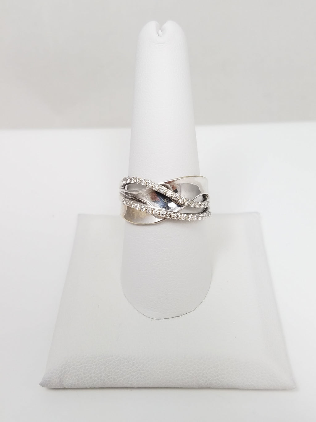 Chic 14k White Gold Natural Diamond Custom Ring Band