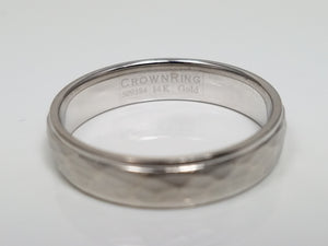 Chic 14k White Gold Hammered Finish Wedding Ring Band