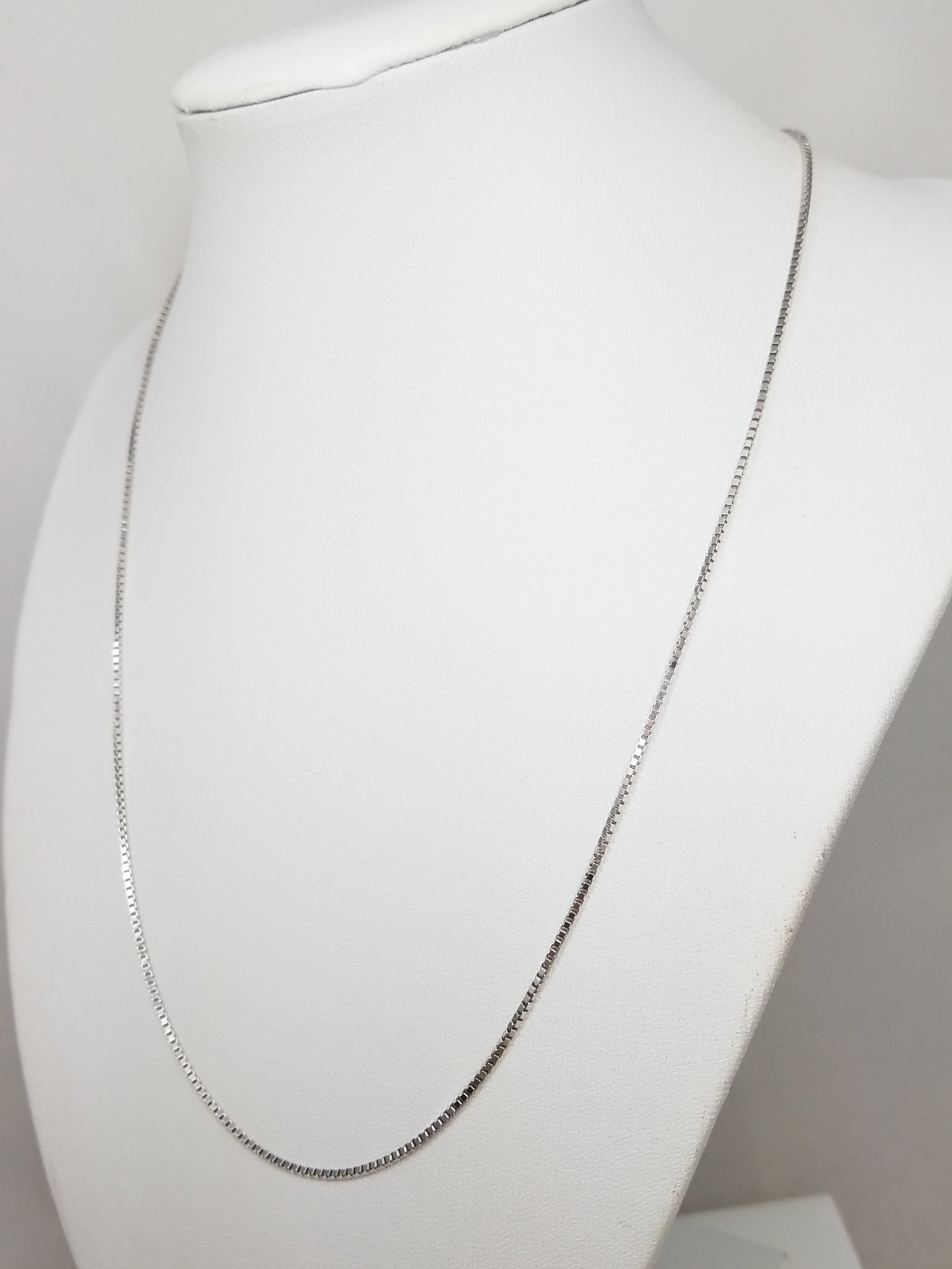 Adjustable 14k White Gold 20" Box Link Chain Necklace
