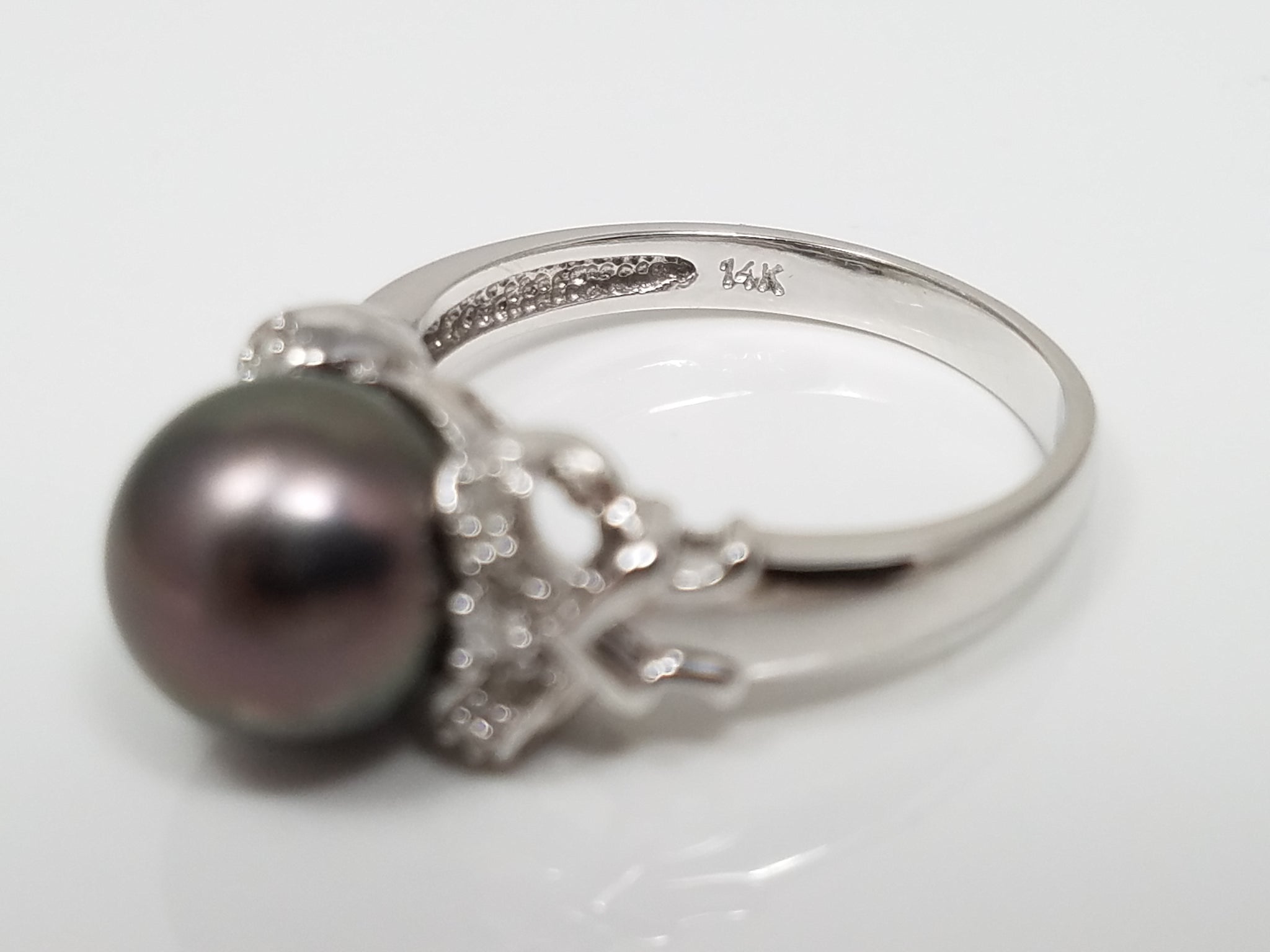 Soothing 14k White Gold Tahitian Peal Natural Diamond Ring
