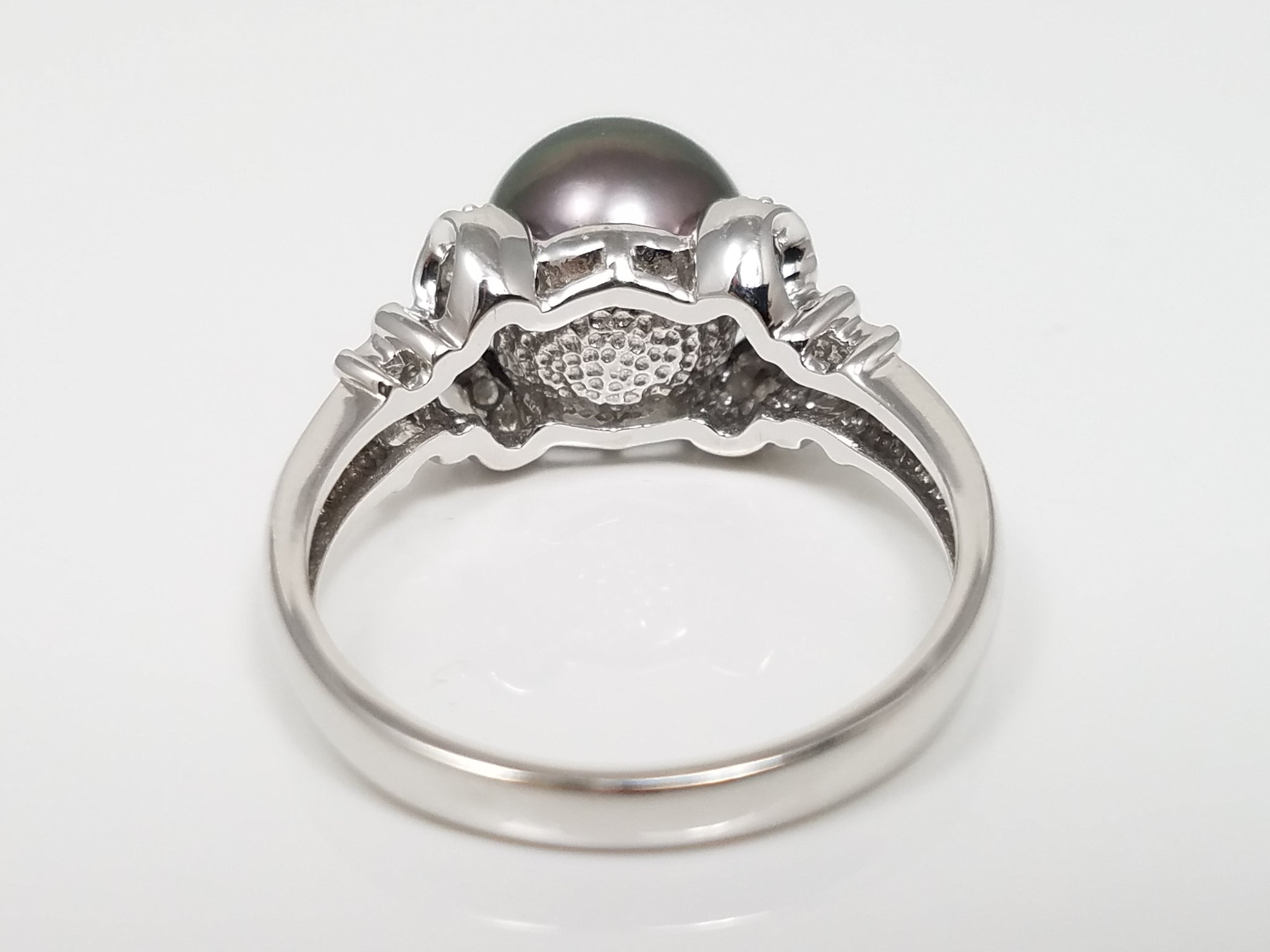 Soothing 14k White Gold Tahitian Peal Natural Diamond Ring