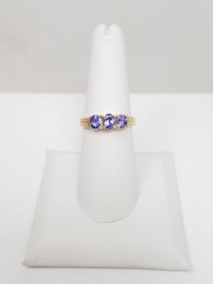 Fashionable 14k Yellow Gold Natural Tanzanite Three Stone Ring