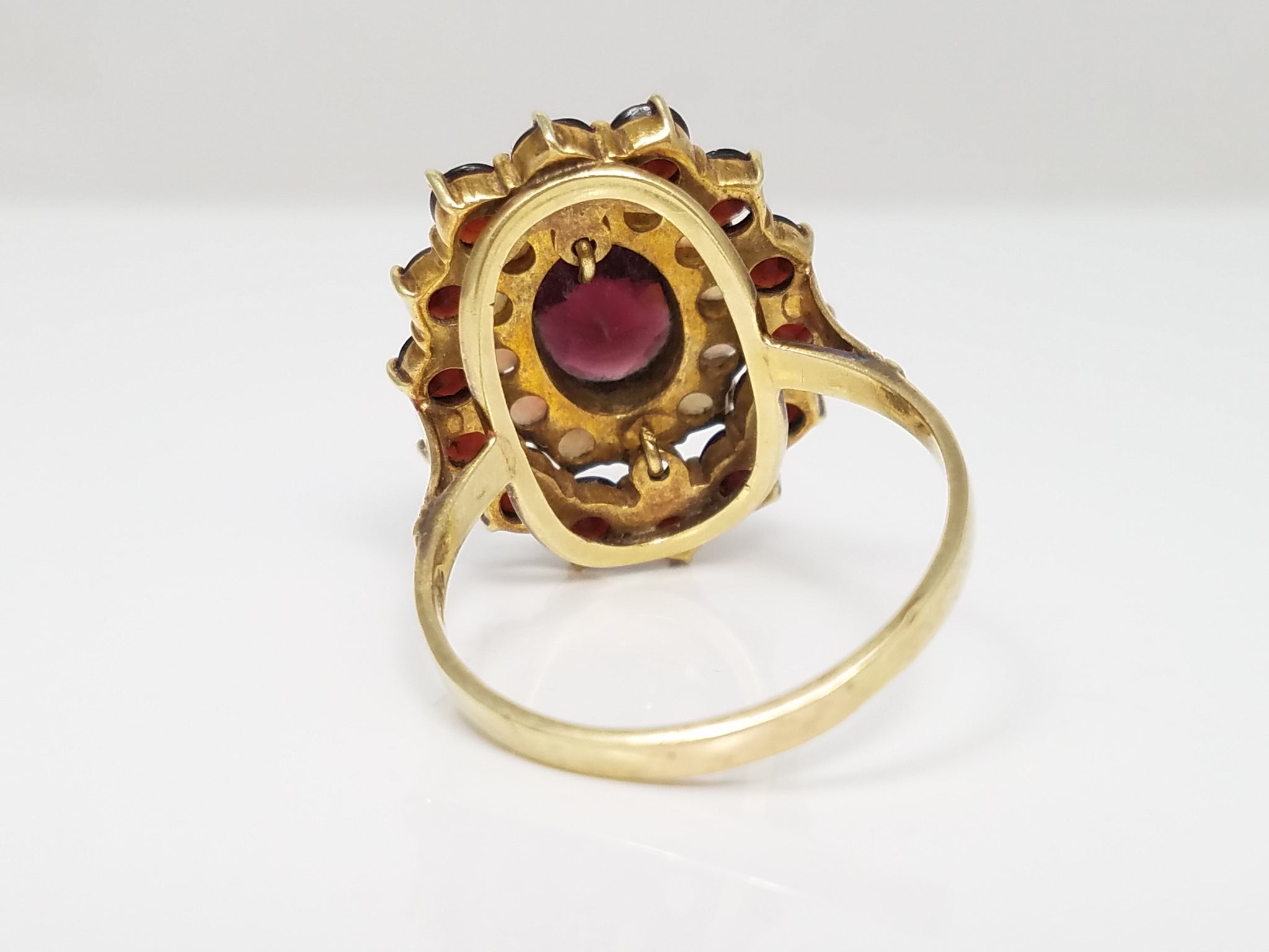 Elaborate Vintage 14k Yellow Gold Natural Garnet Opal Ring