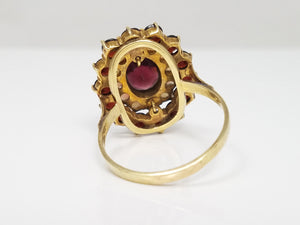 Elaborate Vintage 14k Yellow Gold Natural Garnet Opal Ring