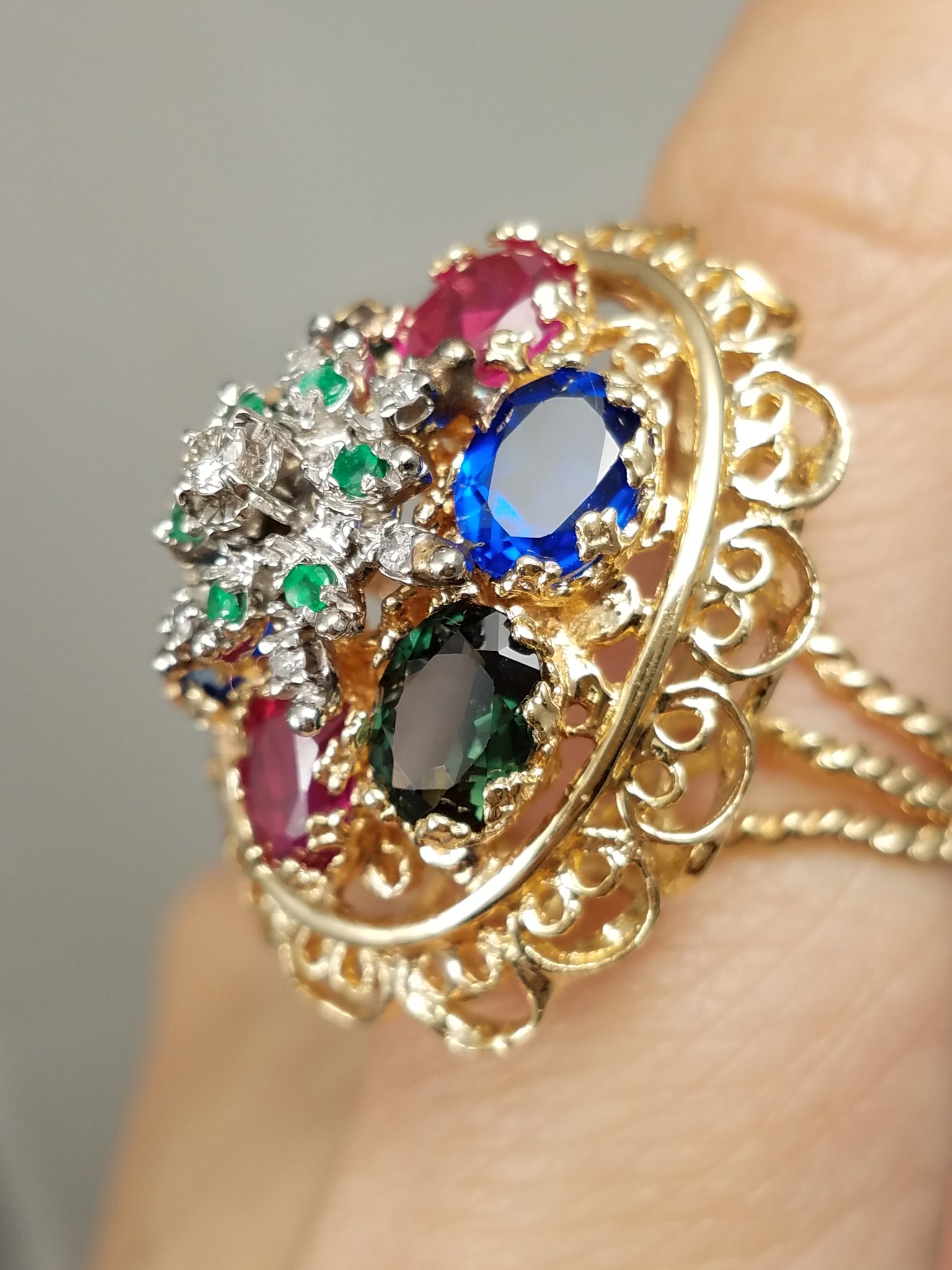 Grand Vintage 14k Yellow Gold Natural Diamond + Lab Gem Ring