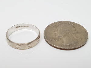 14k White Gold Screw Head Design Ring