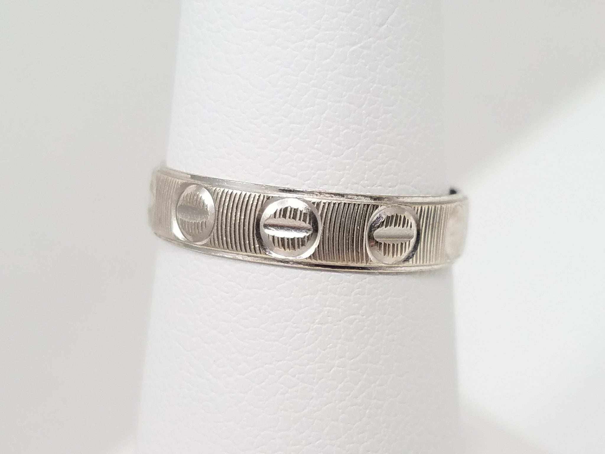 14k White Gold Screw Head Design Ring