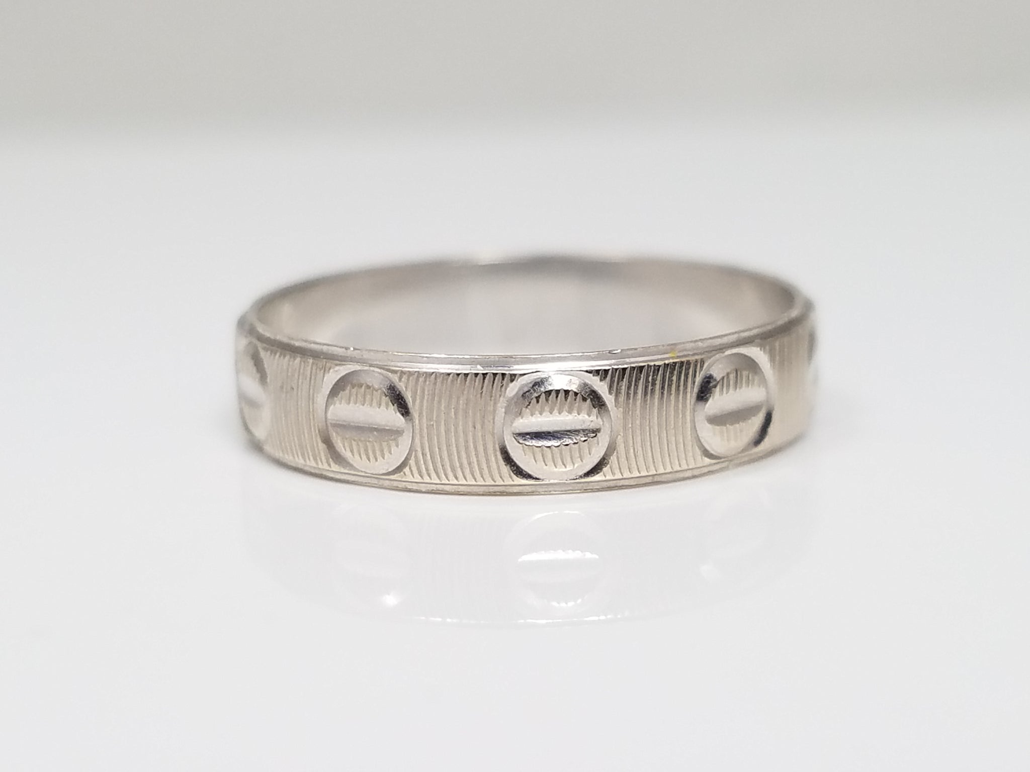 14k White Gold Screw Head Design Ring
