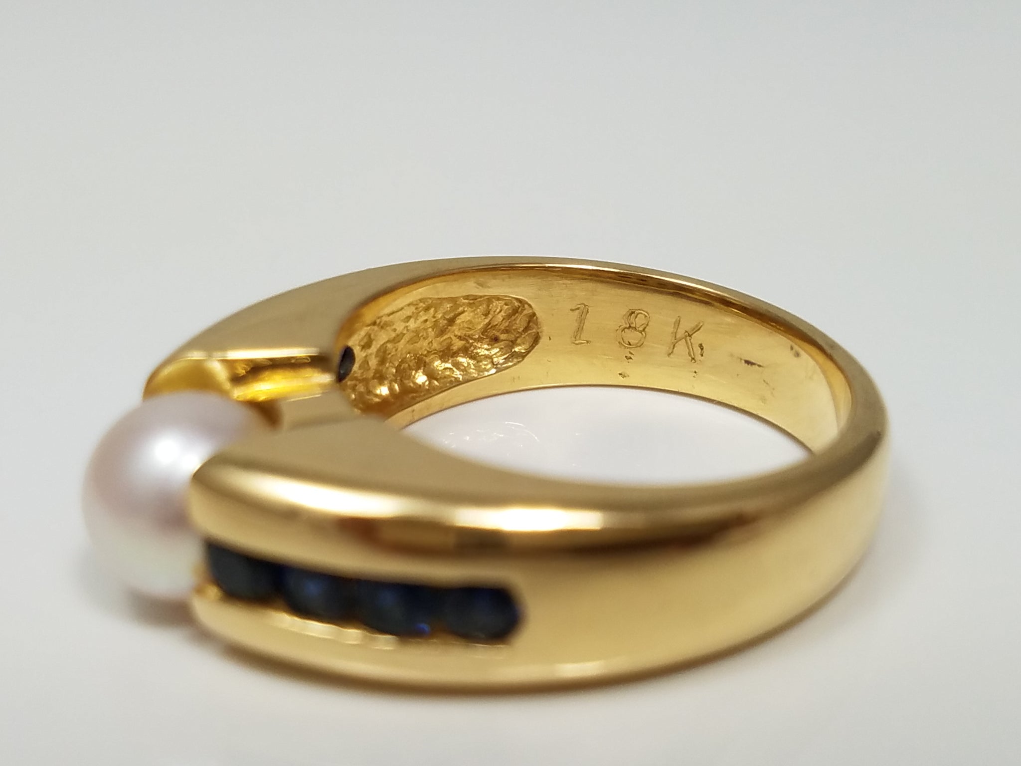 Sophisticated 18k Yellow Gold Cultured Pearl Natural Sapphire Custom Ring
