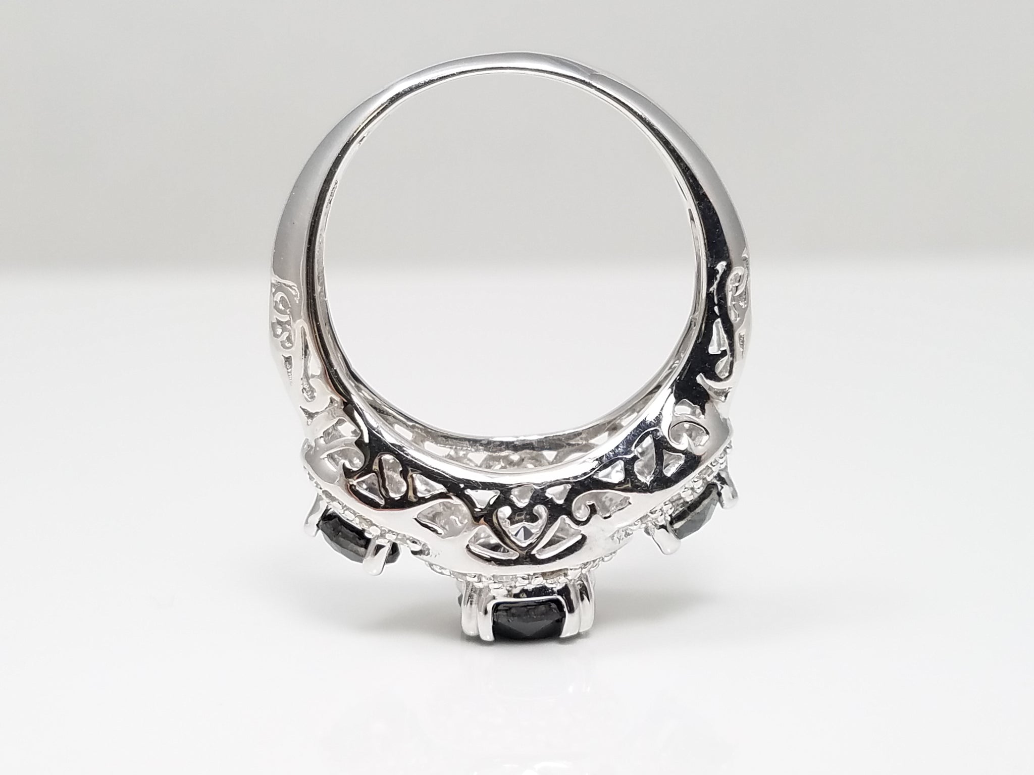 Extravagant 10k White Gold Natural Diamond Ring