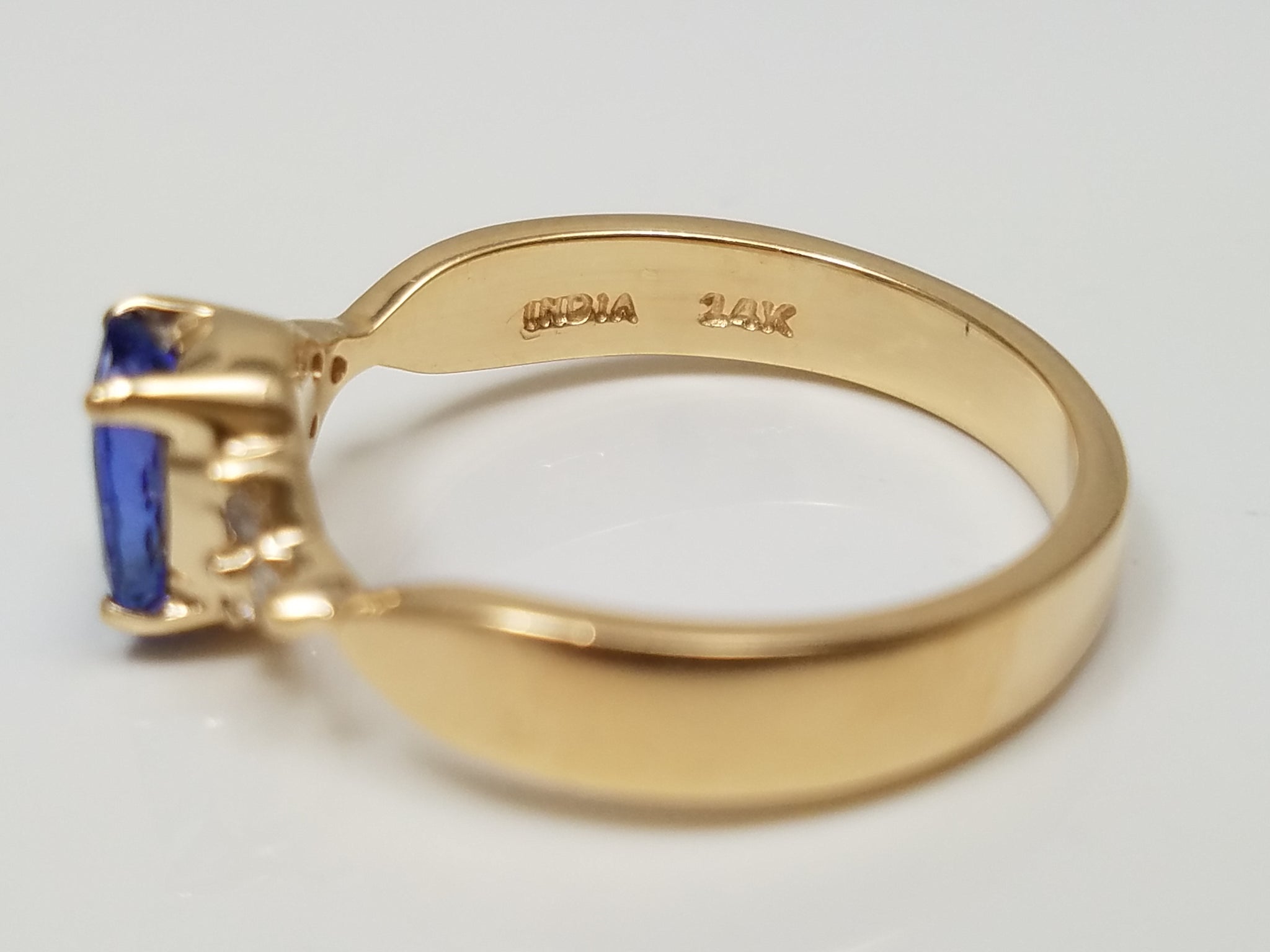 Precious 14k Yellow Gold Natural Tanzanite Diamond Ring