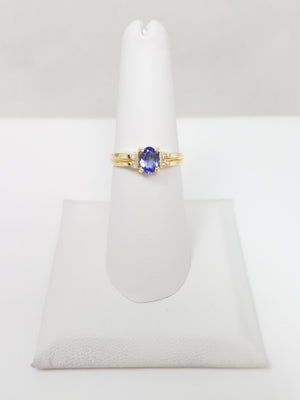 Delightful 14k Yellow Gold Natural Tanzanite Diamond Ring