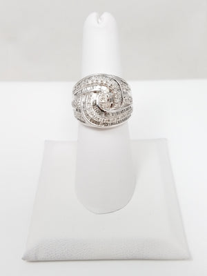 Flamboyant 10k White Gold Natural Diamond Ring