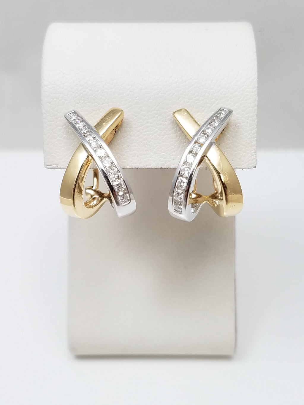 Chic 14k Two Tone Gold Natural Diamond Ribbon Earrings