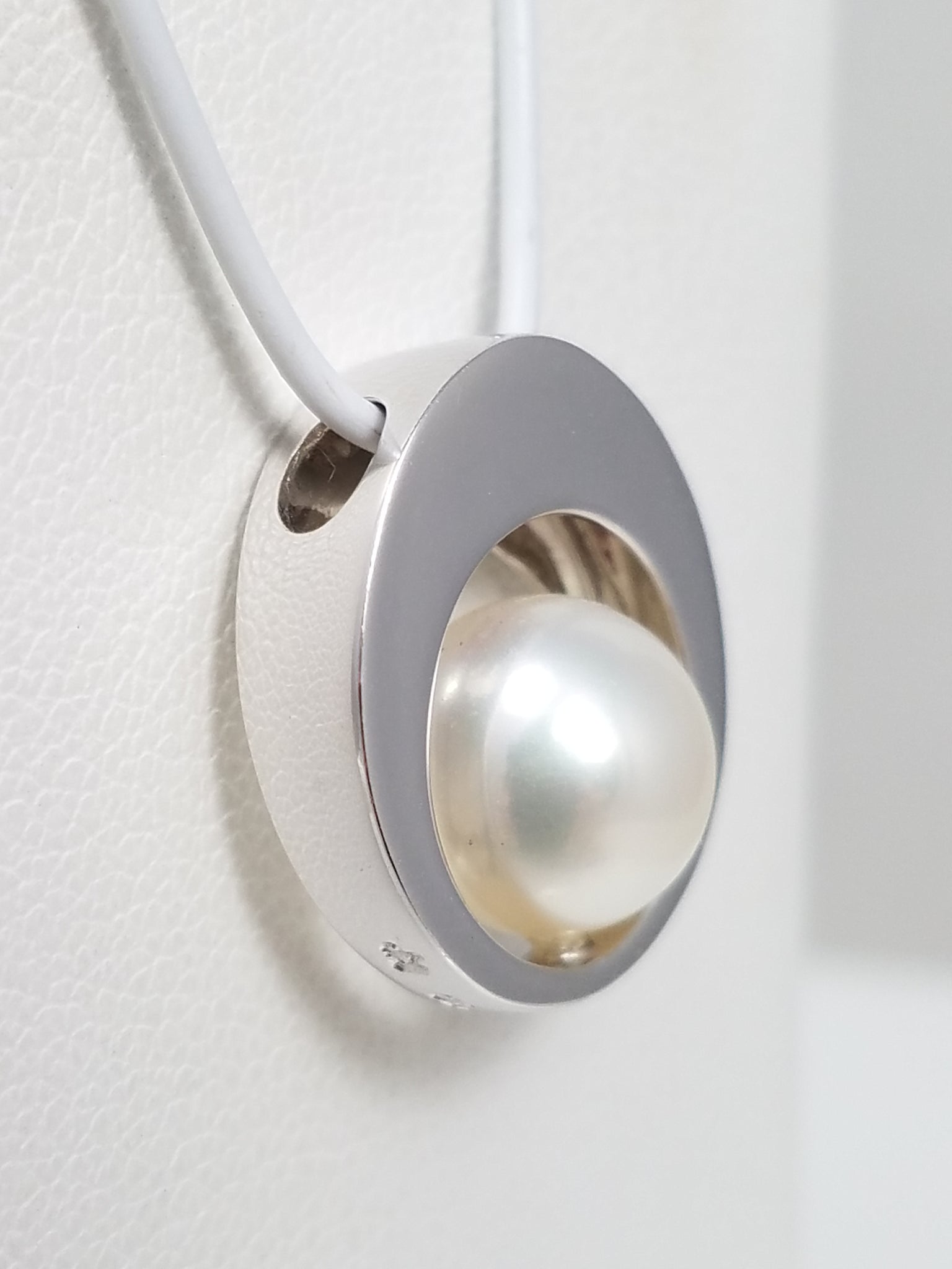 Retro 18k White Gold Custom Cultured Pearl Pendant