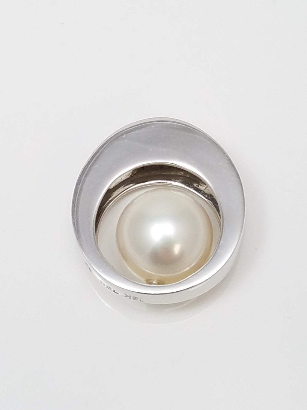 Retro 18k White Gold Custom Cultured Pearl Pendant