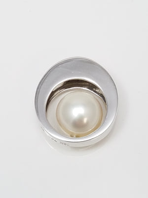 Retro 18k White Gold Custom Cultured Pearl Pendant