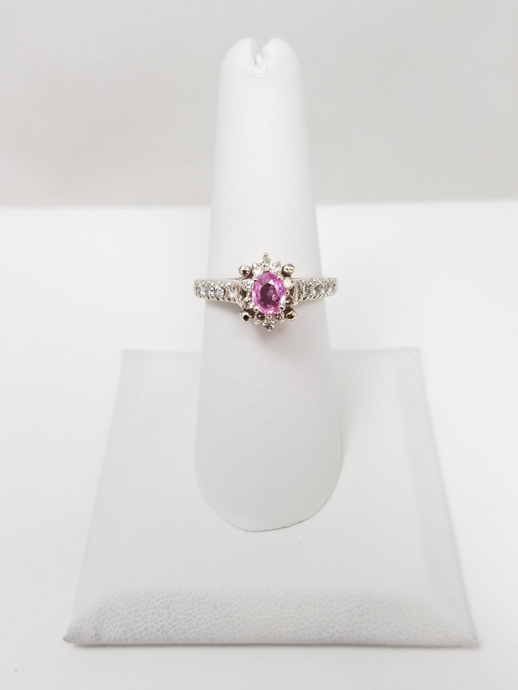 Soothing 14k White Gold Natural Pink Sapphire Diamond Ring