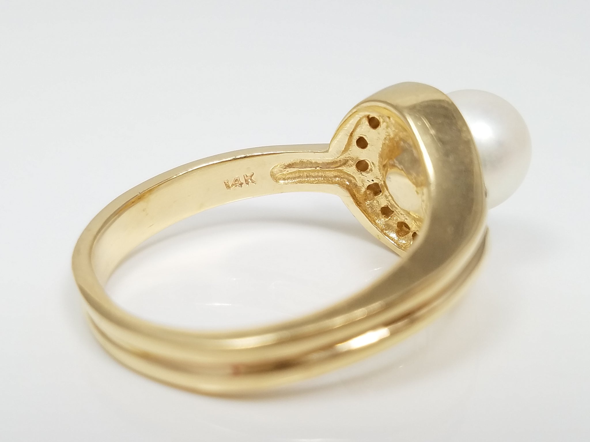 Elegant 14k Yellow Gold Pearl + Natural Diamond Ring