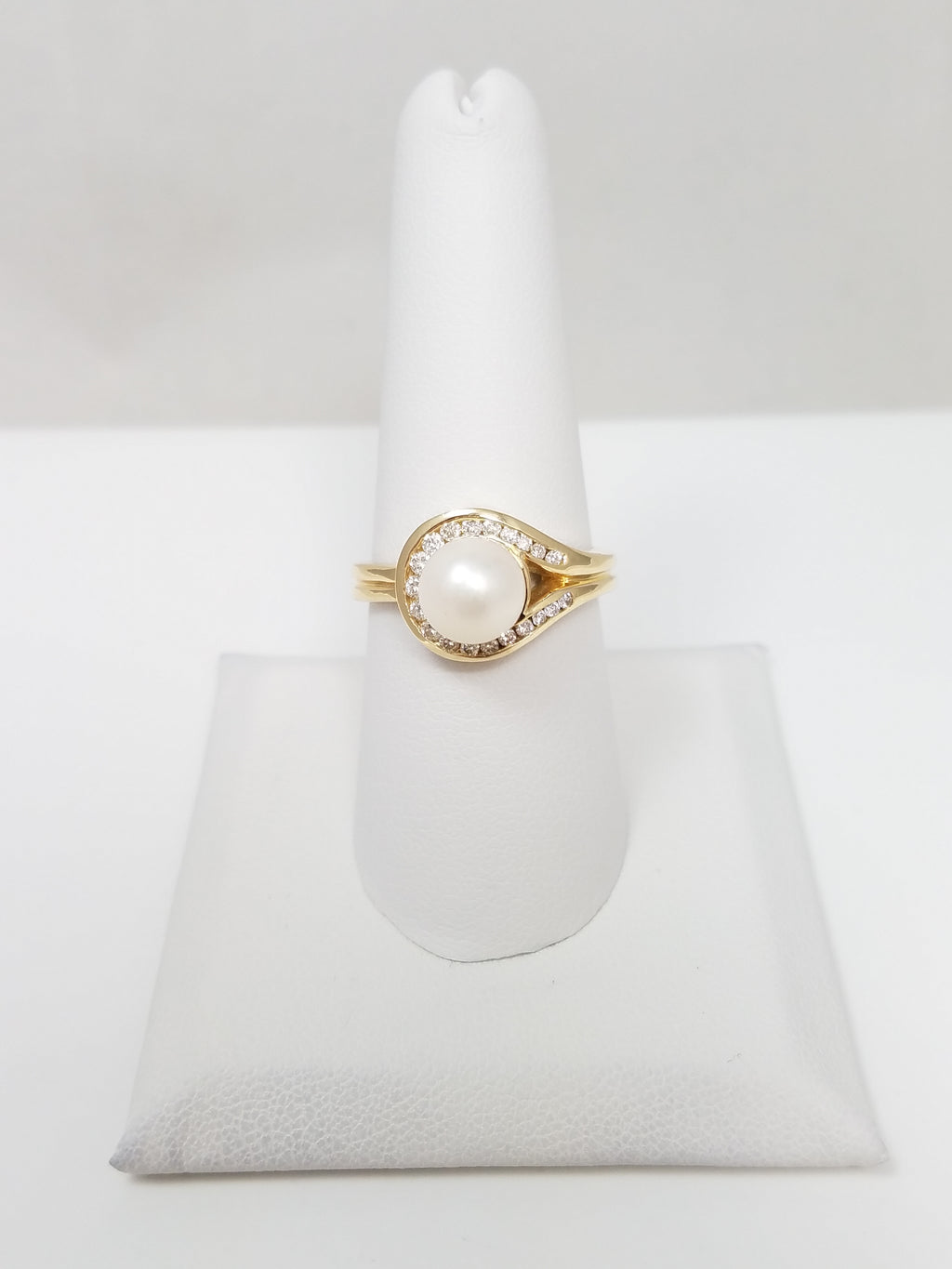 Elegant 14k Yellow Gold Pearl + Natural Diamond Ring