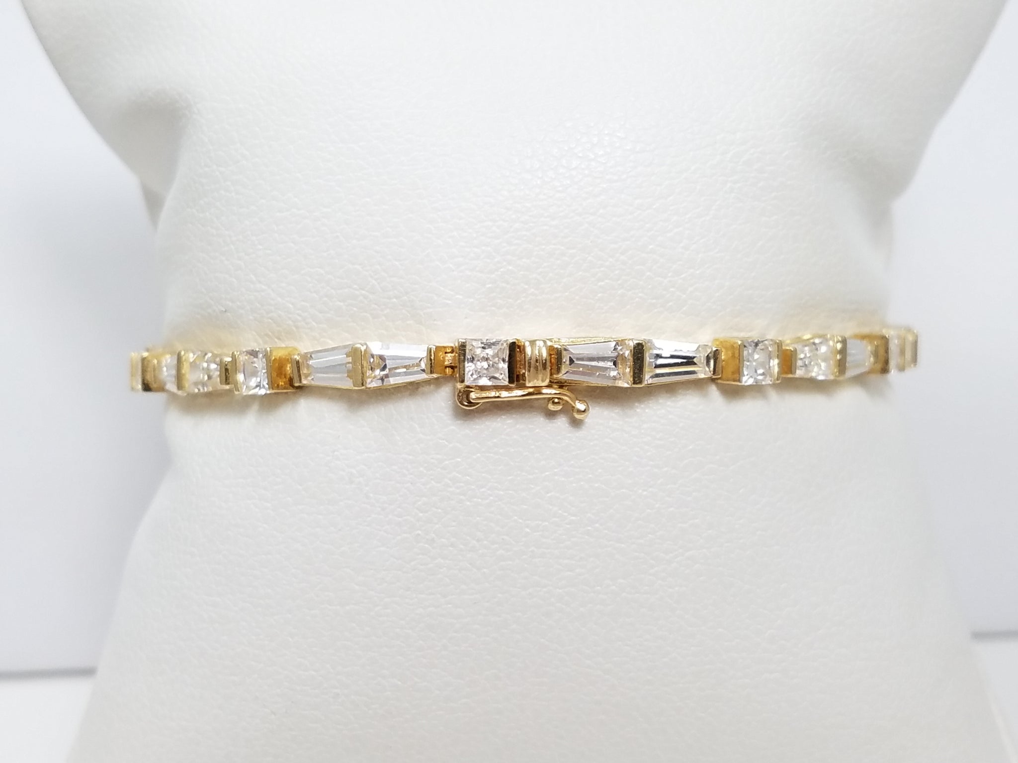 Sparkling 14k Yellow Gold Cubic Zirconia Tennis Bracelet